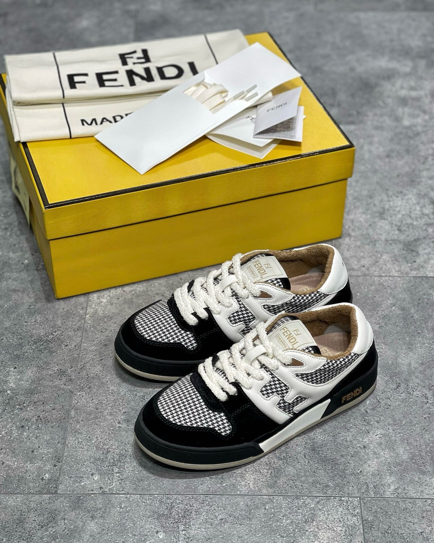 Fendi Sneakers