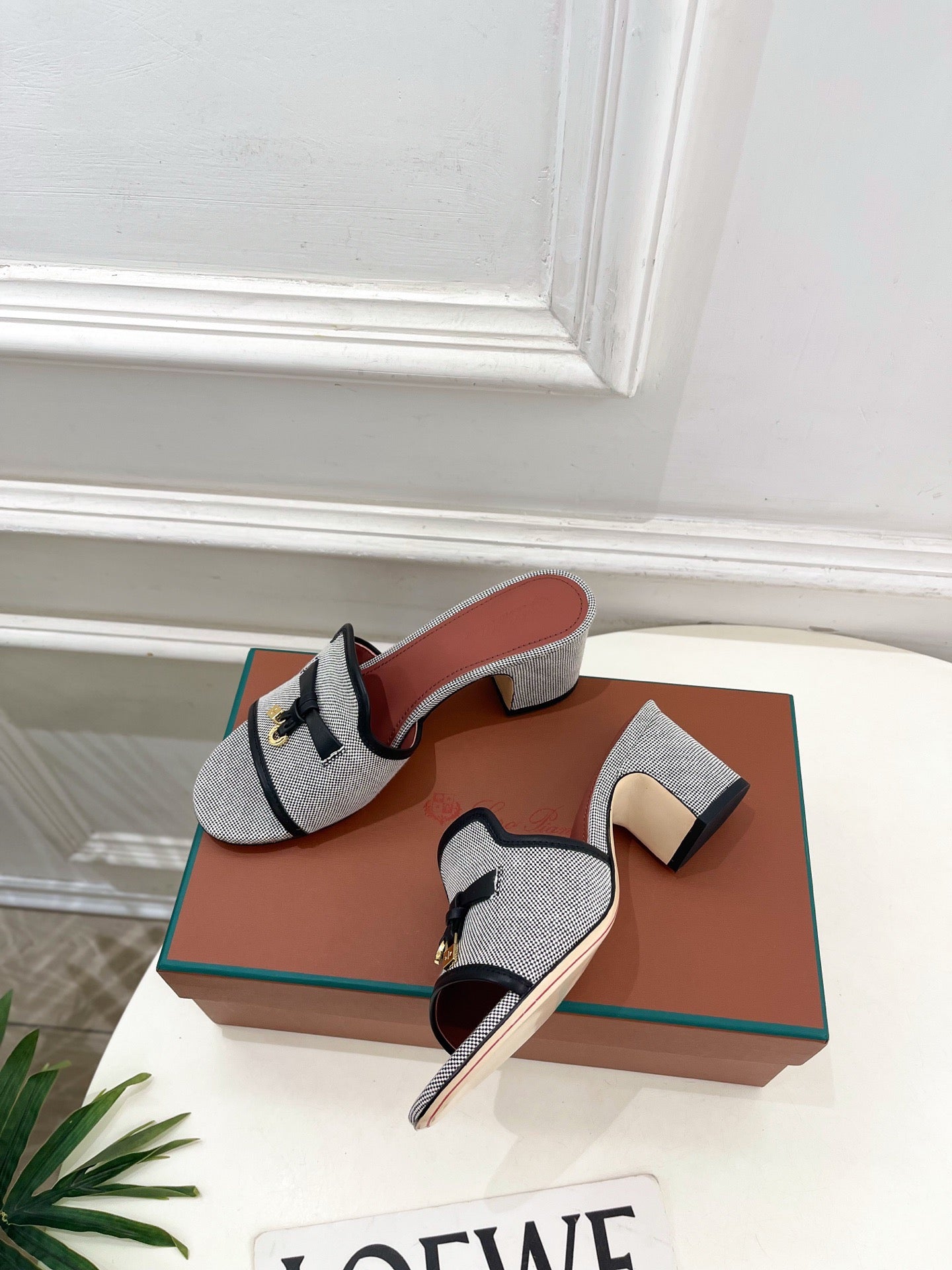 LP Sandals