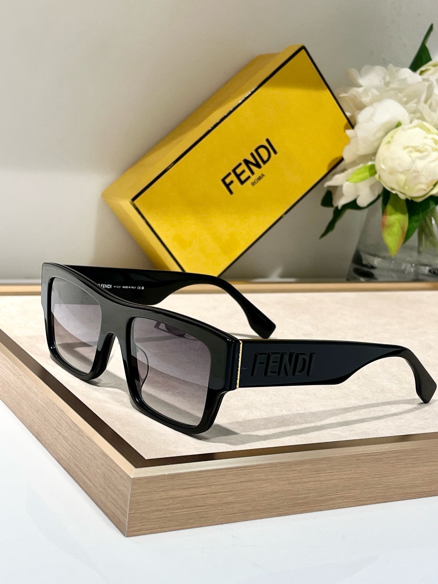 gafas de sol fendi