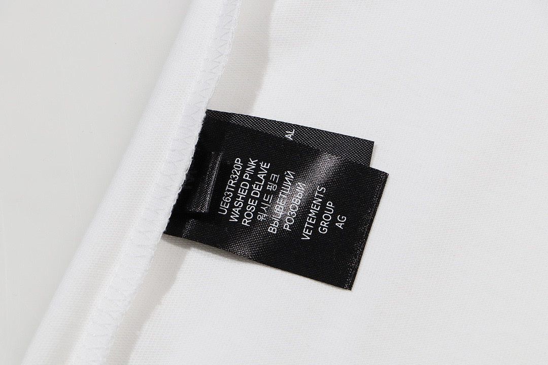 Vetements
 T-Shirt