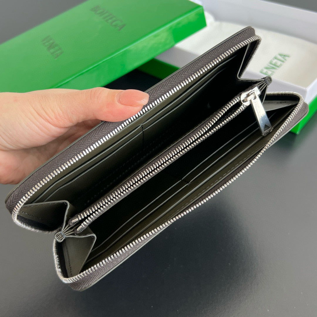 Bottega Veneta Long Zipped Wallet