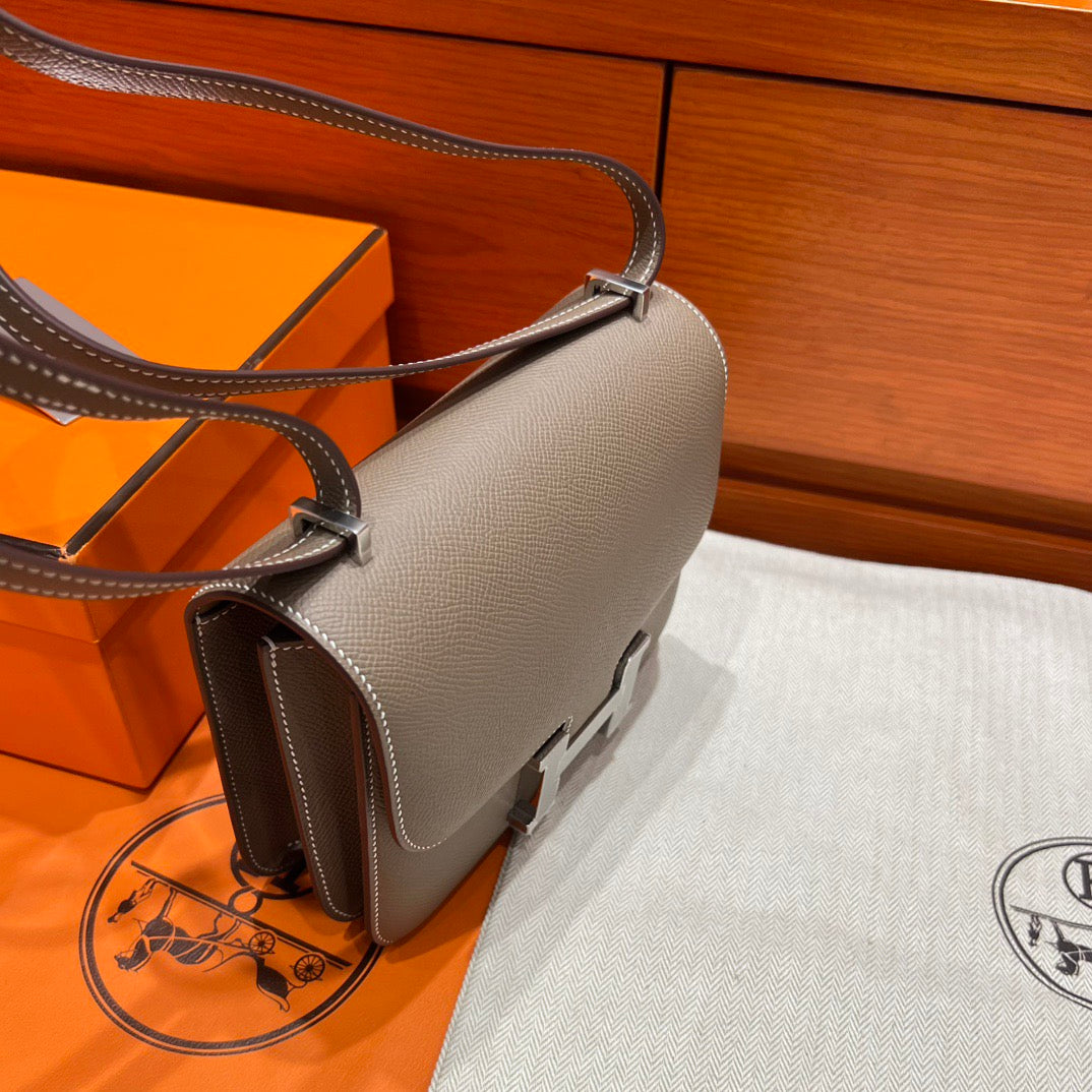 Hermes Constance 19