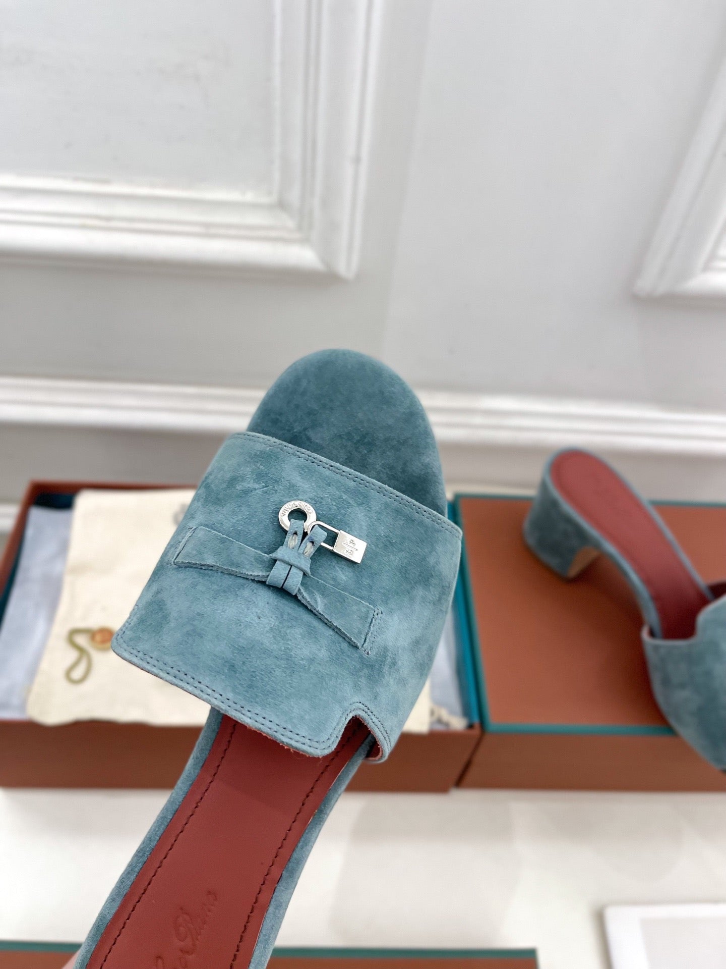 LP Sandals