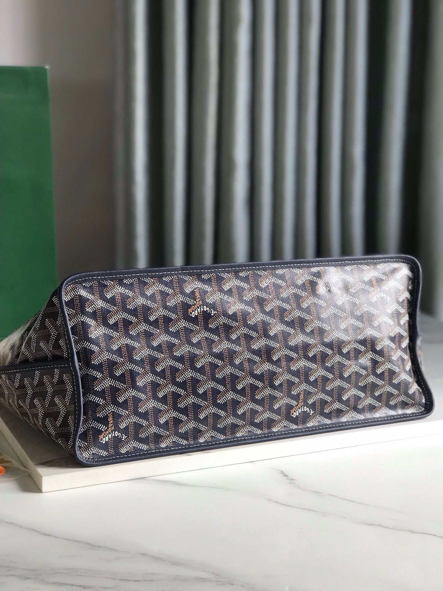 GOYARD REVERSIBLE ANJOU 34*28*15