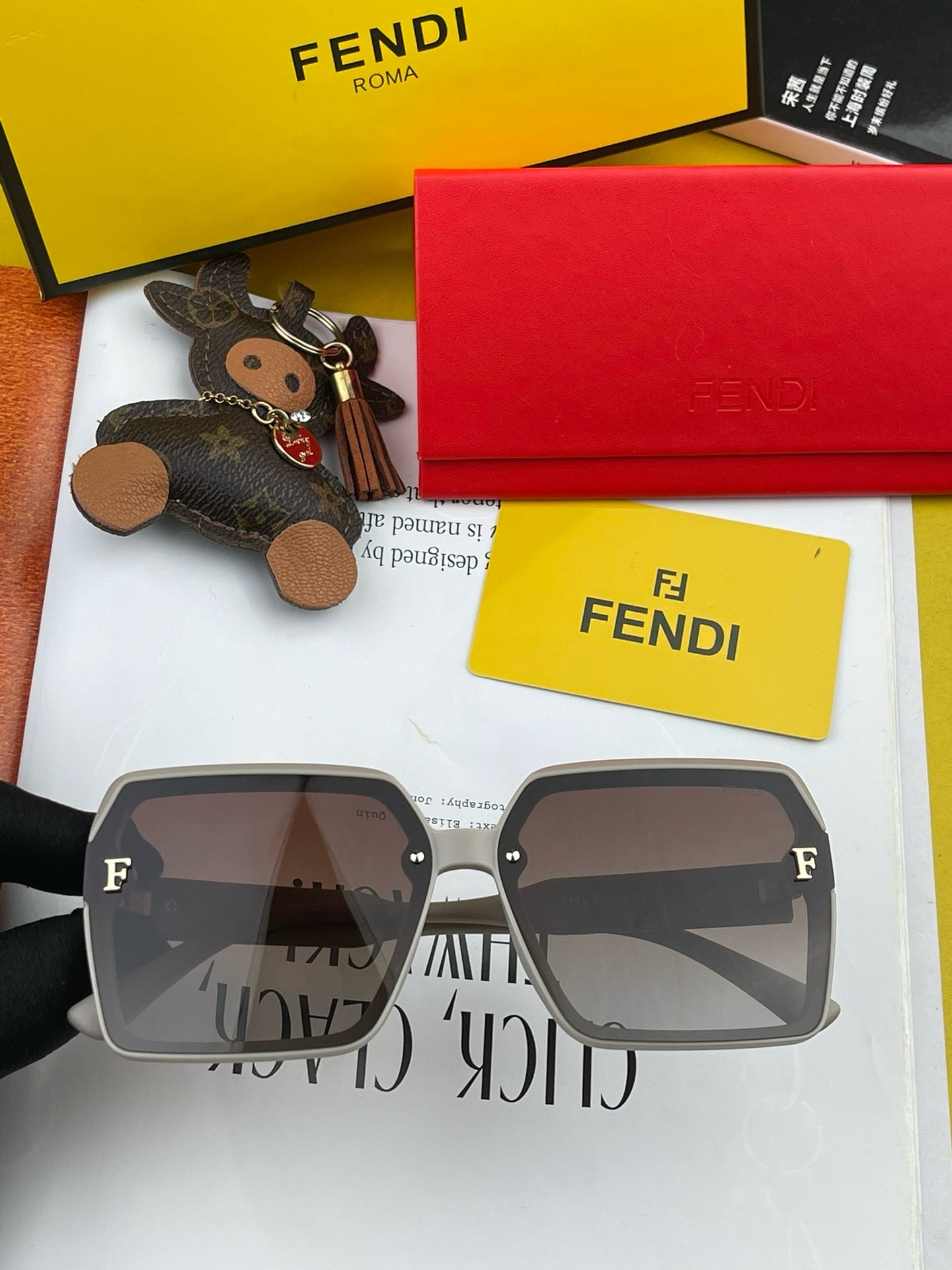 gafas de sol fendi