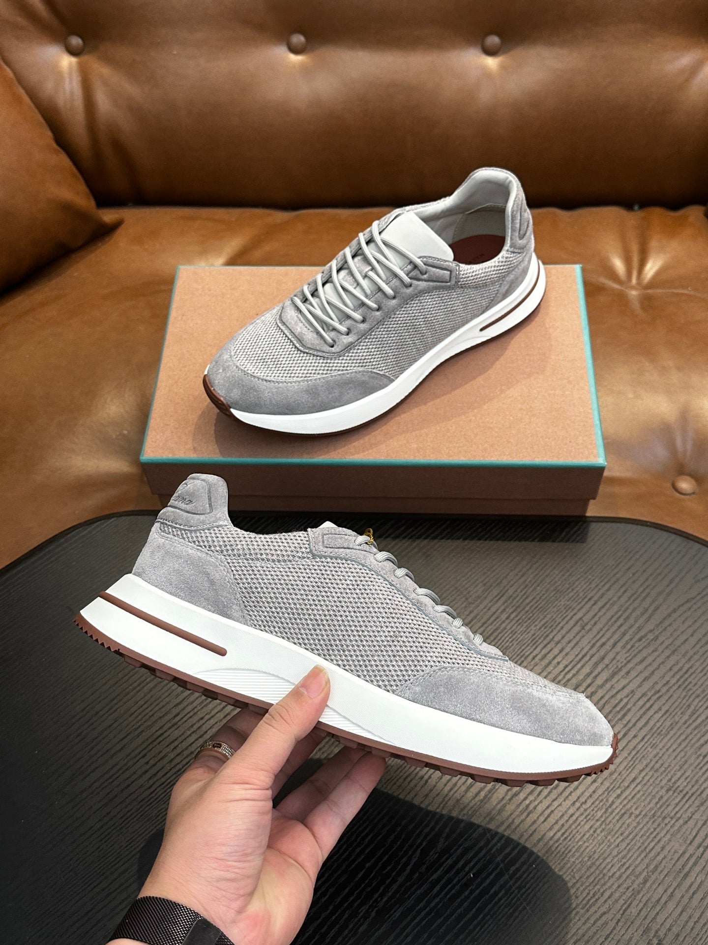 LP Sneakers