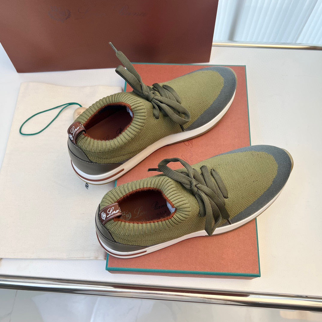 LP Sneakers