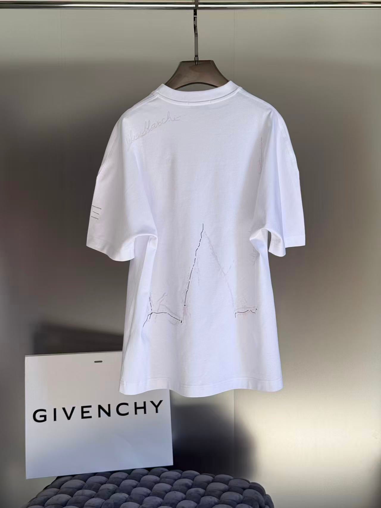 Givenchy T-Shirt