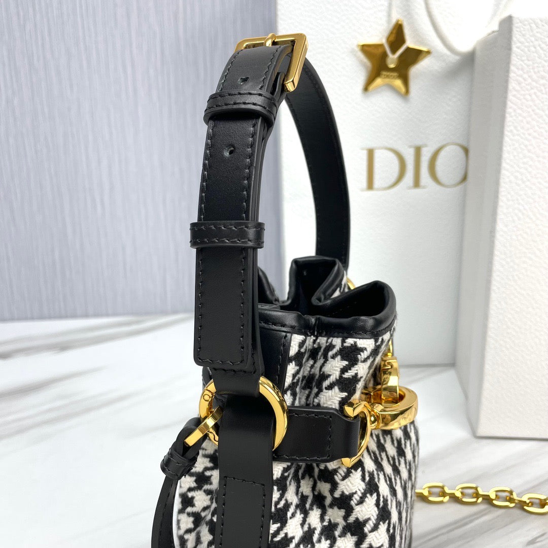 Dior C’est Handbag (17cm)