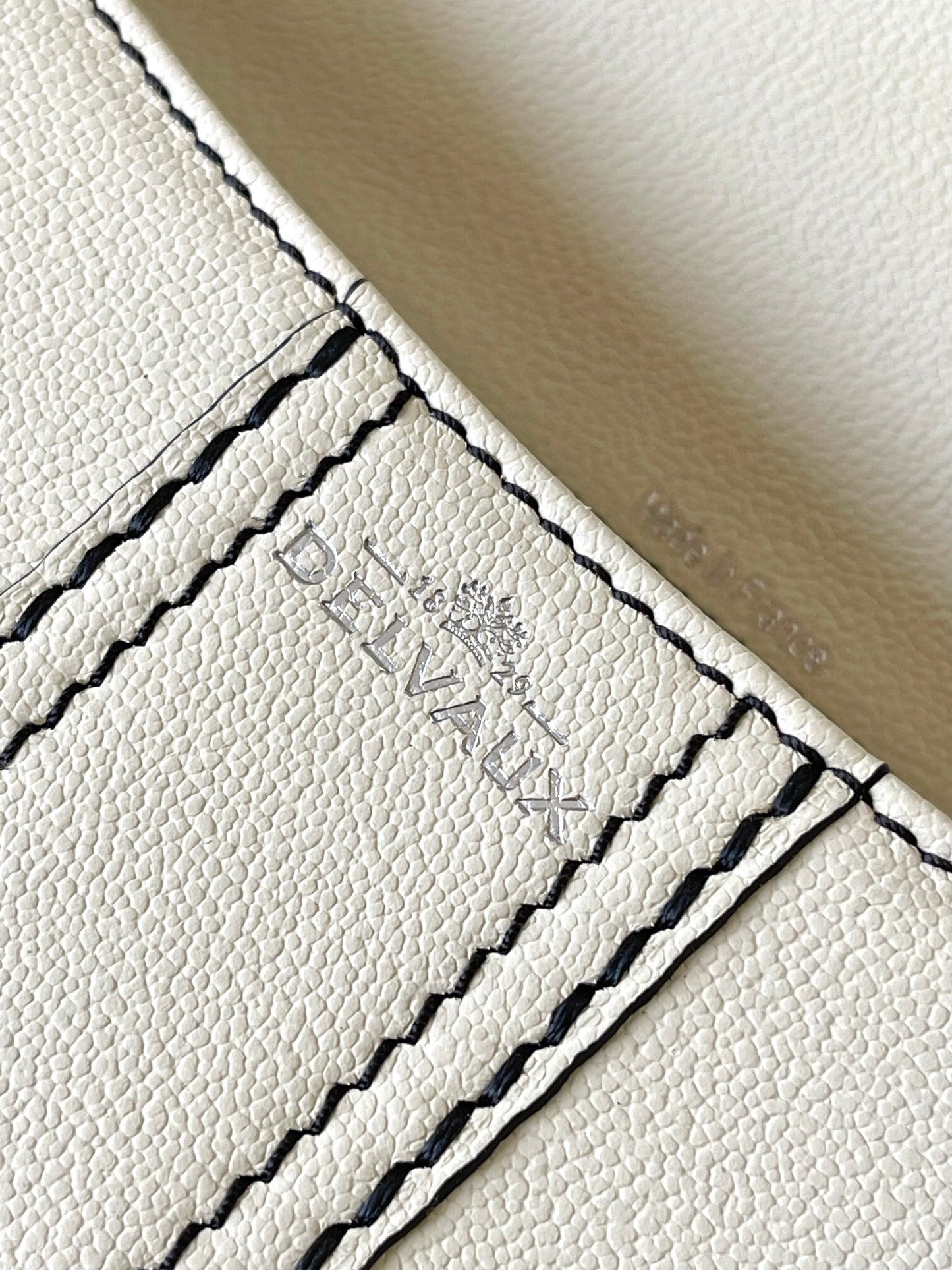 Delvaux Le Brilliant