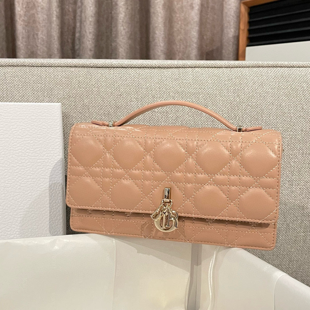 Dior WOC