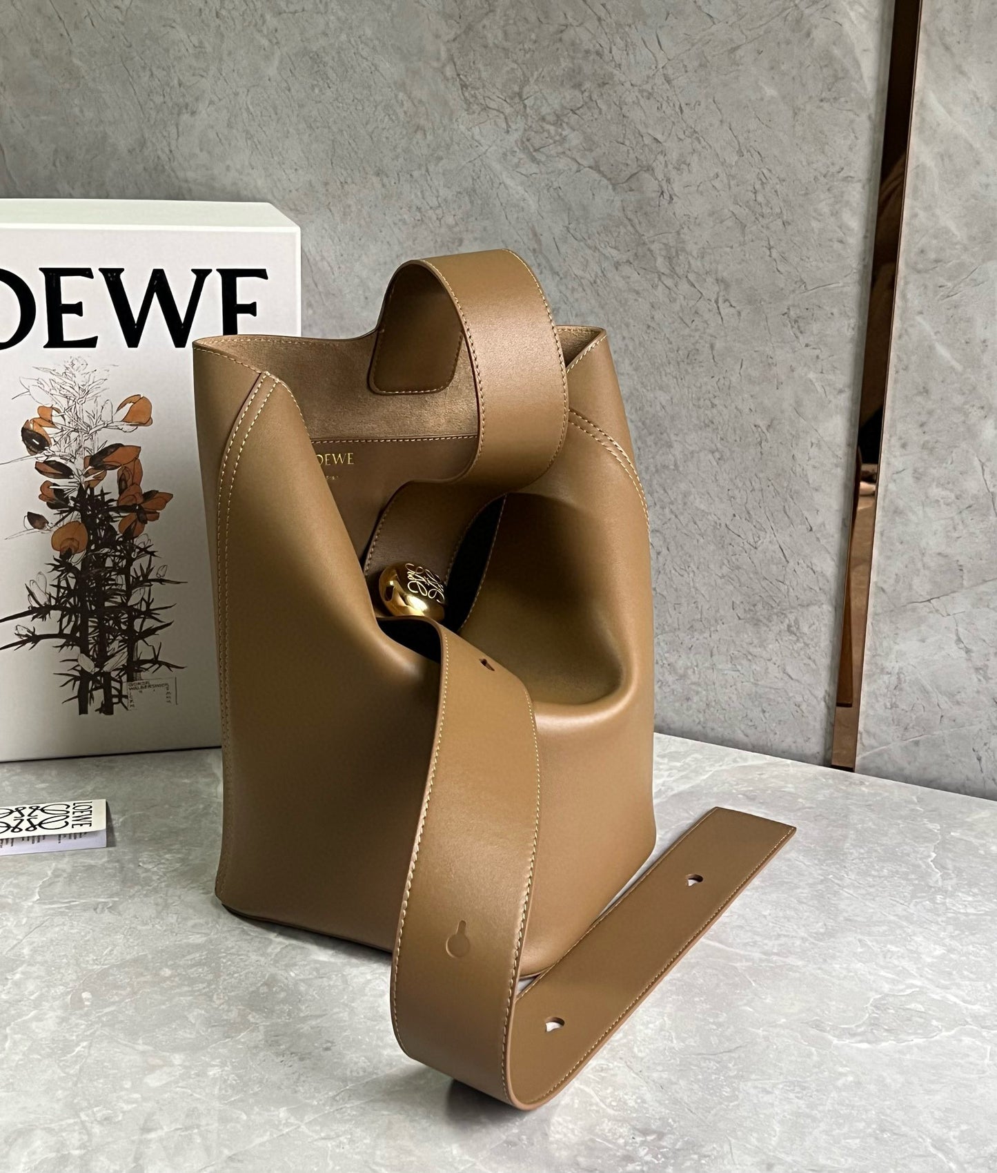 Loewe Pebble Bucket Bag(24.5x23.5x28cm)