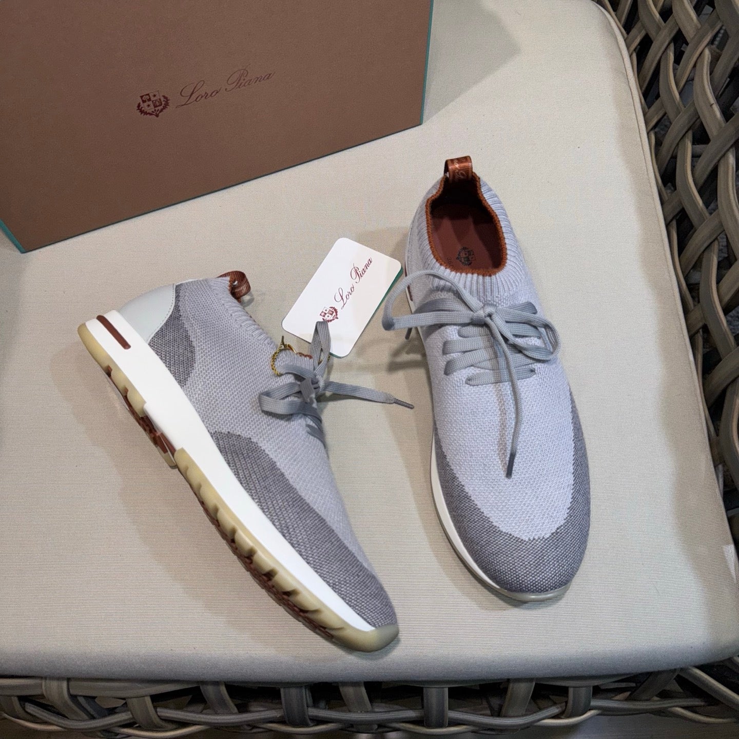 LP Sneakers