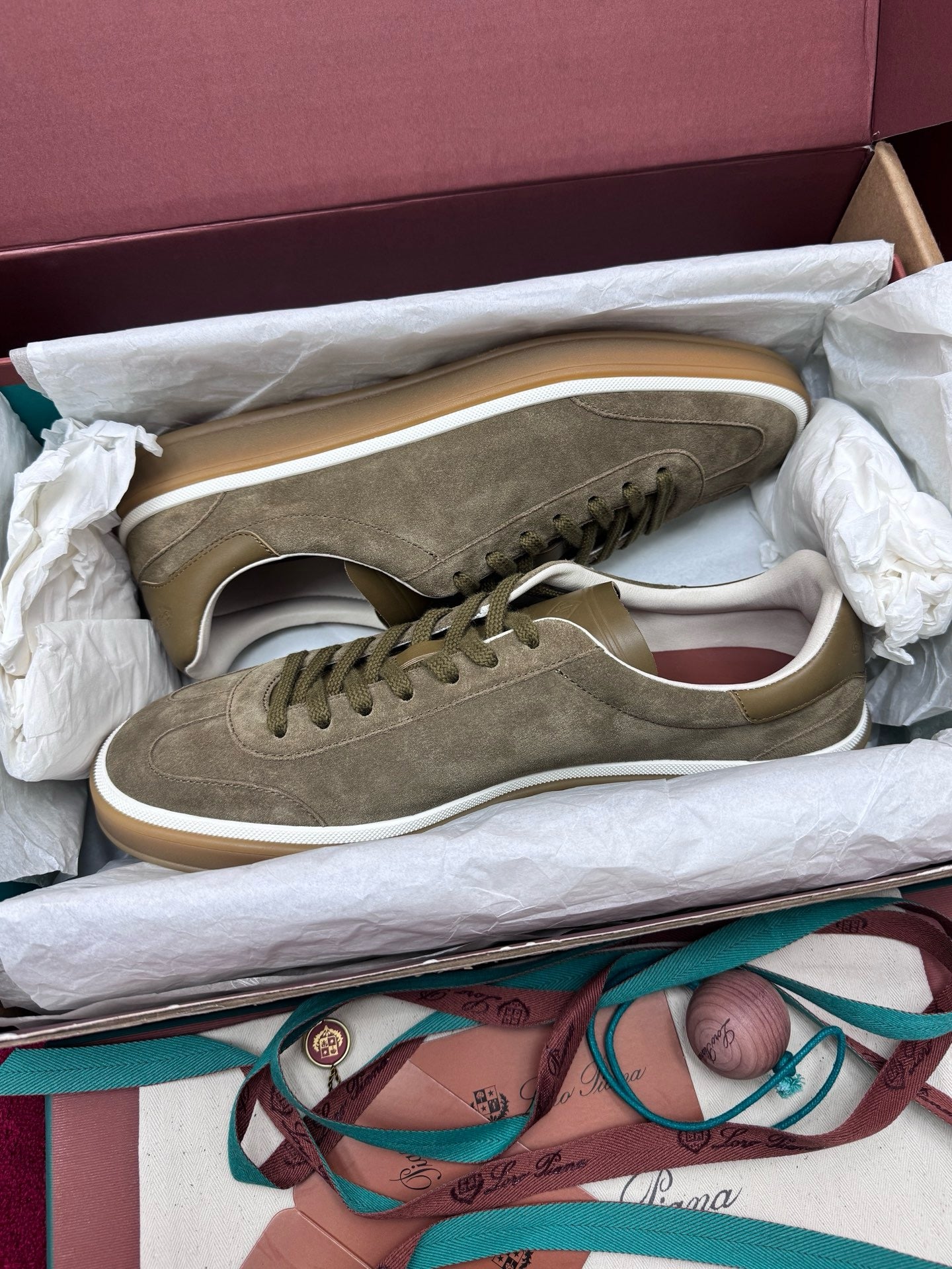 LP Sneaker