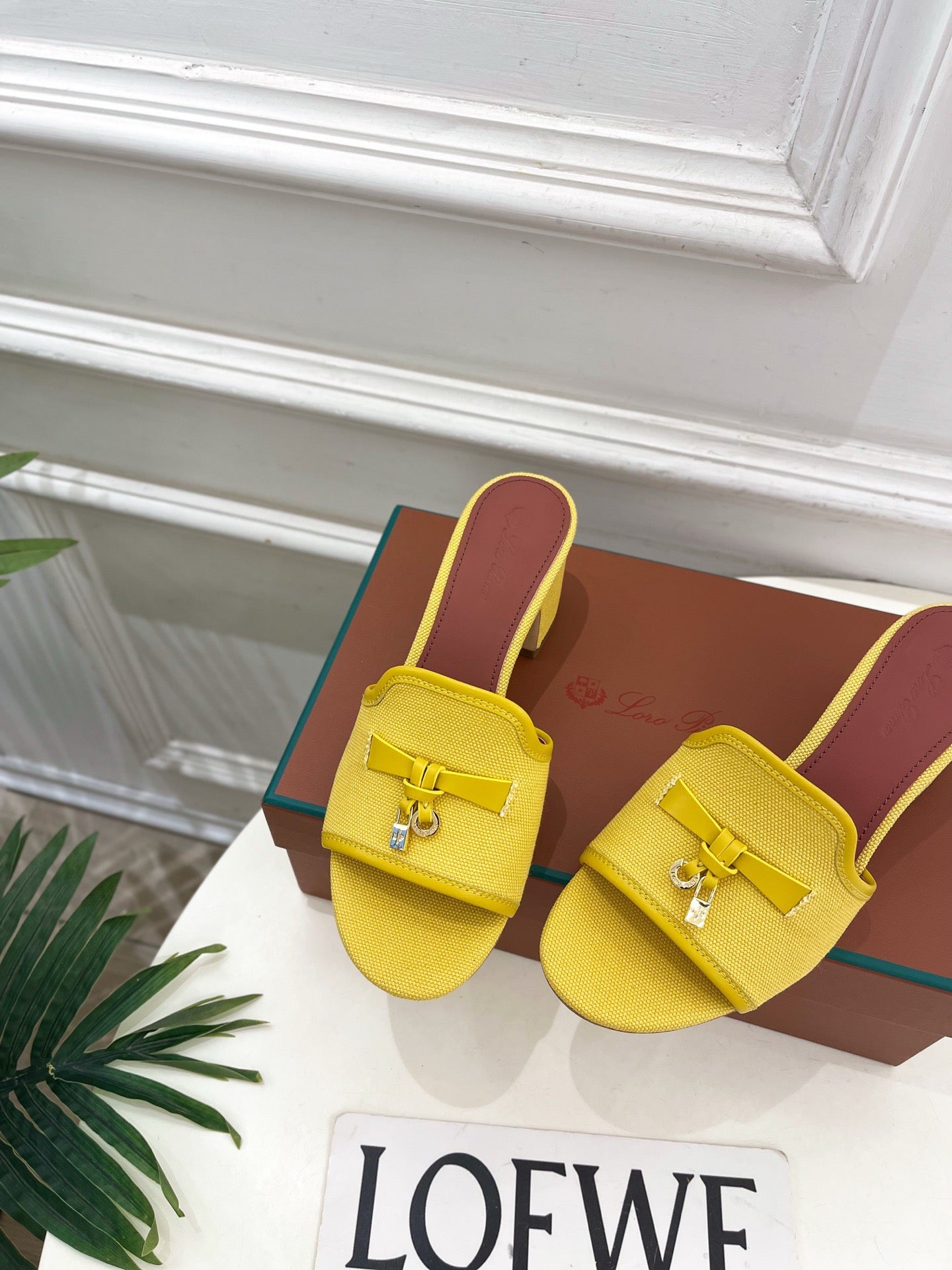 LP Sandals
