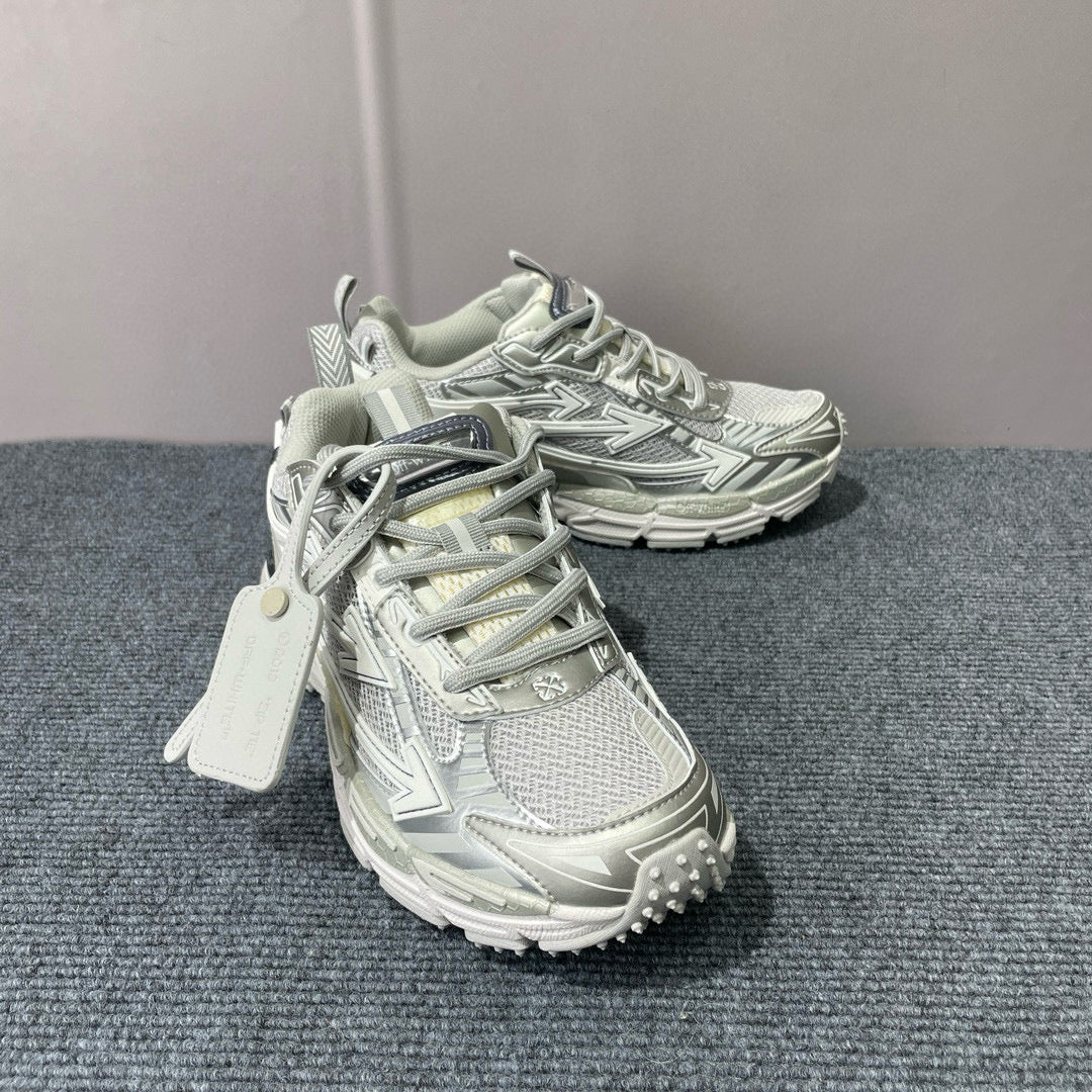 Off-White Sneaker