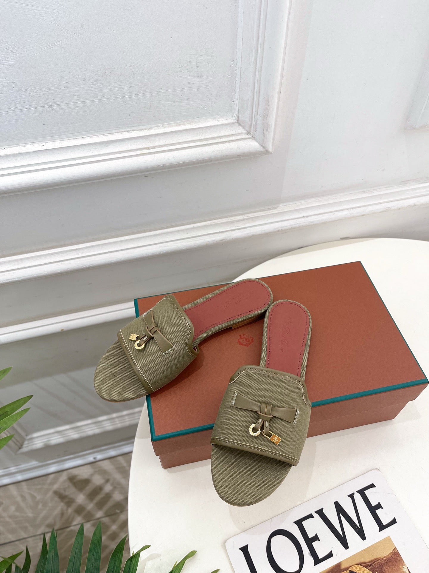 LP Sandals