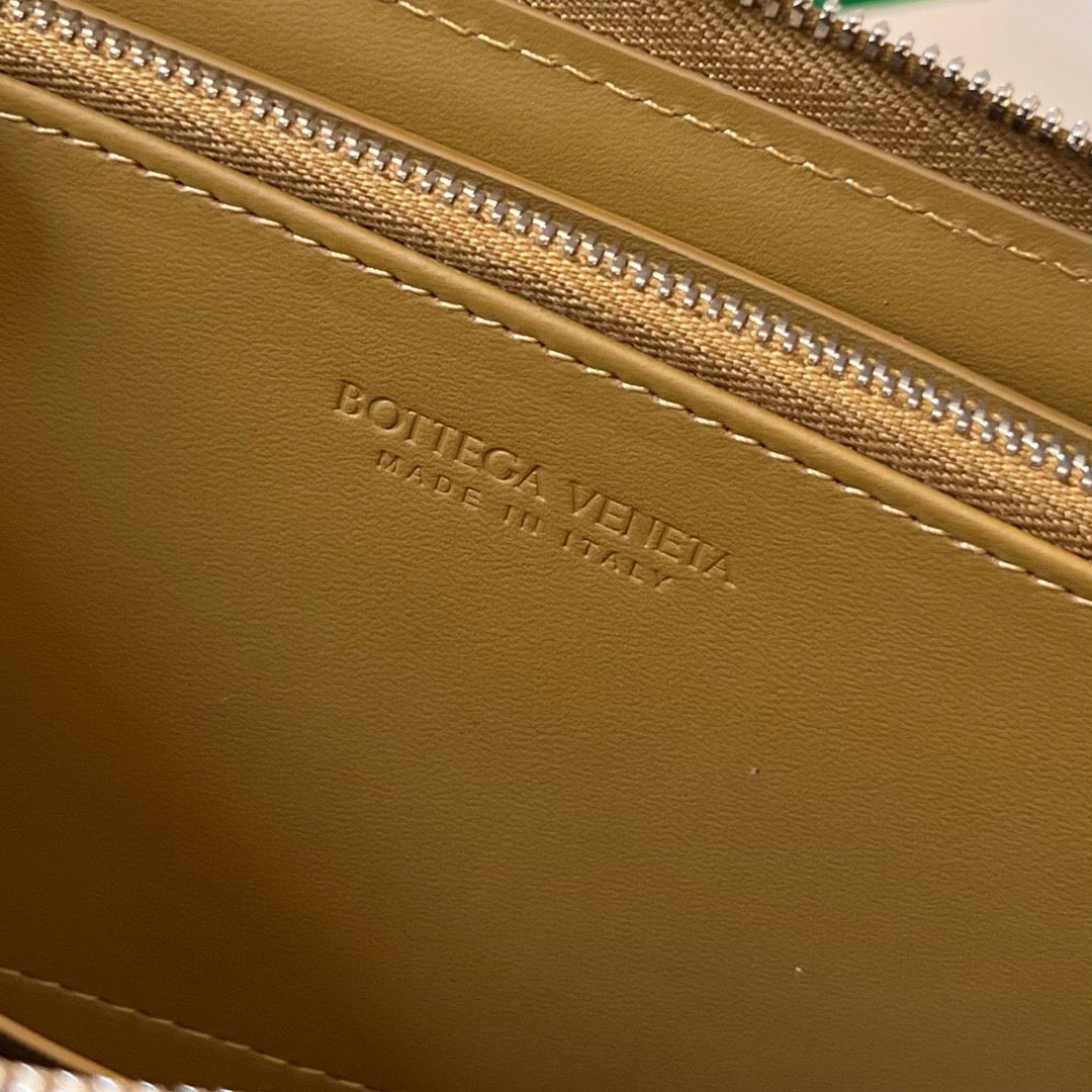 Bottega Veneta Long Zipped Wallet
