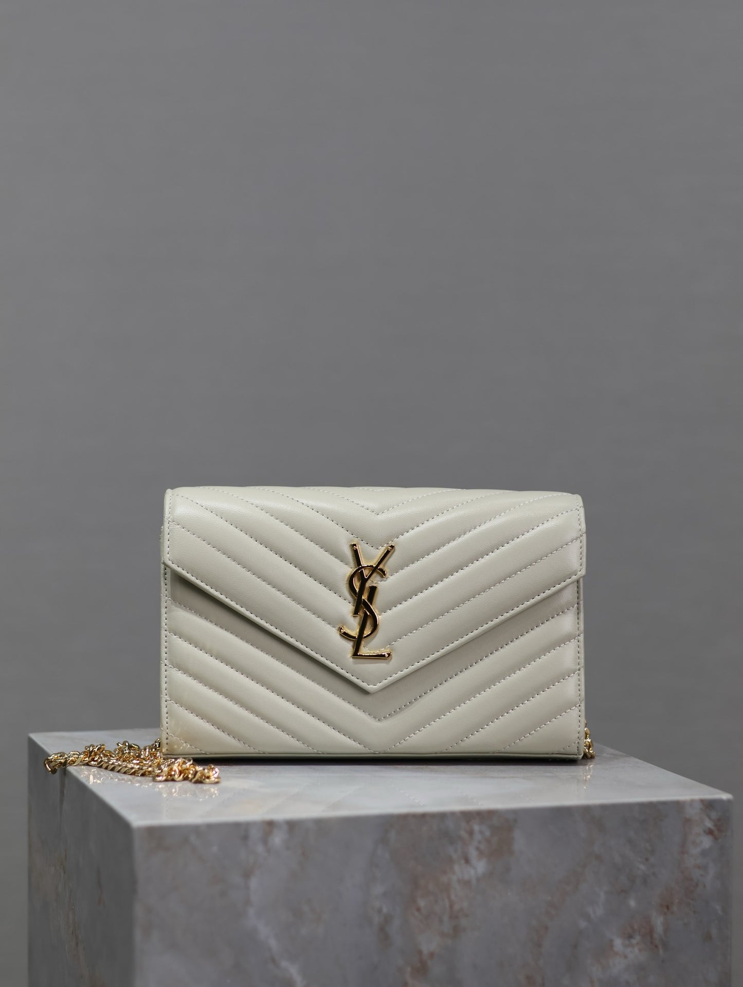 YSL Envelope 22.5