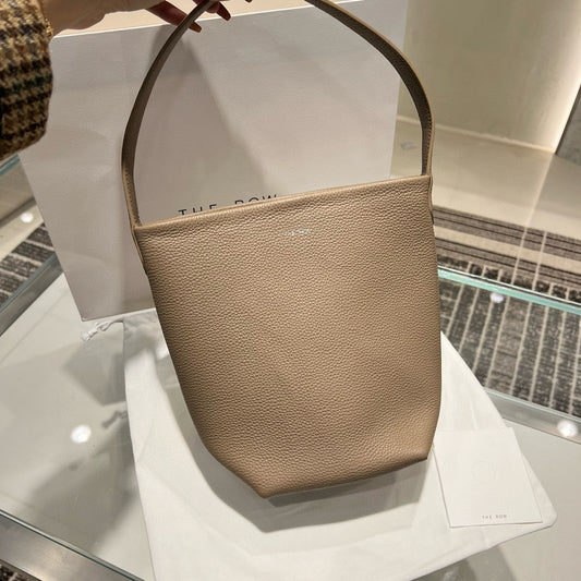 The Row Bucket Bag(24CM*22CM*11CM)