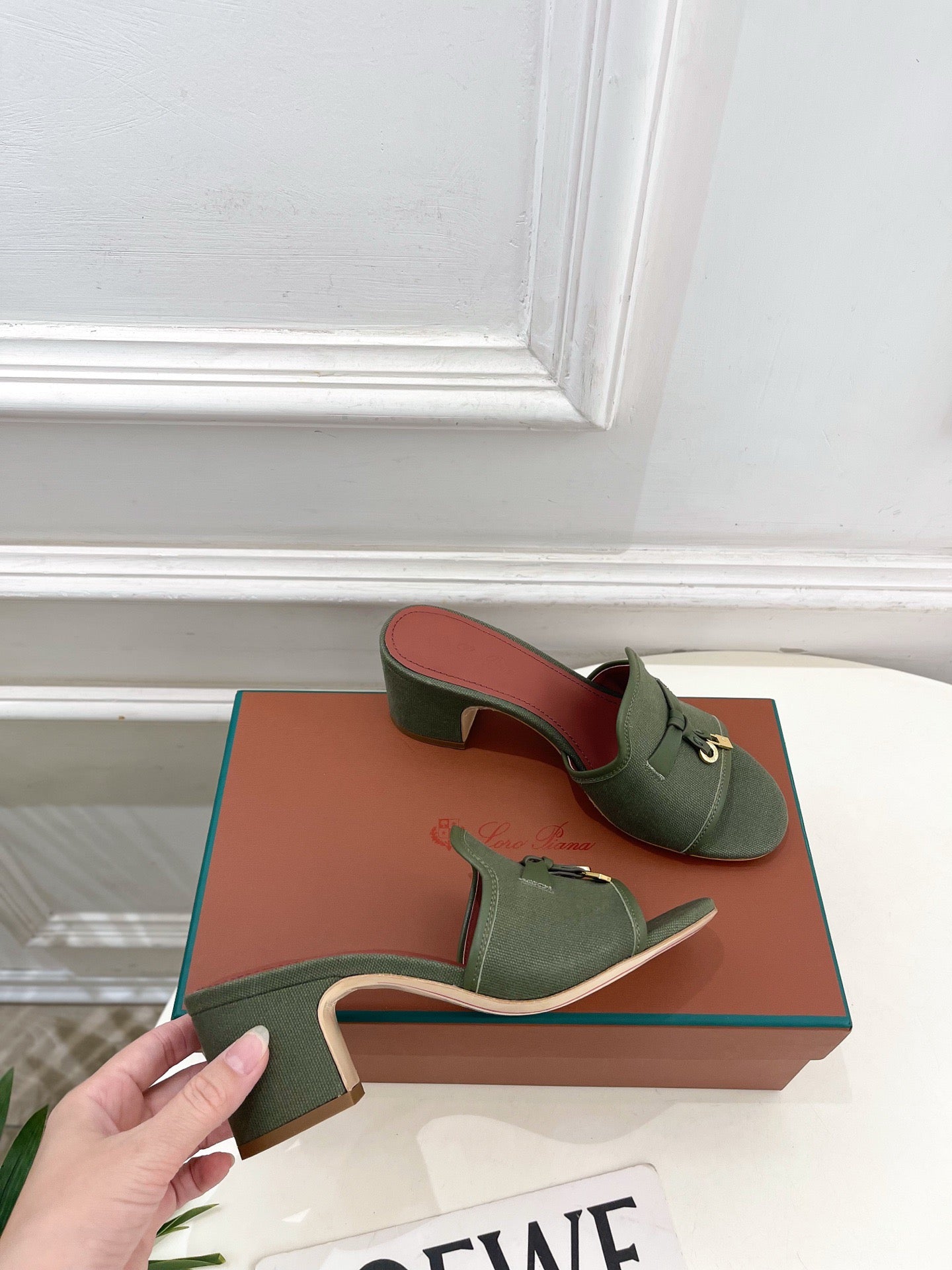 LP Sandals
