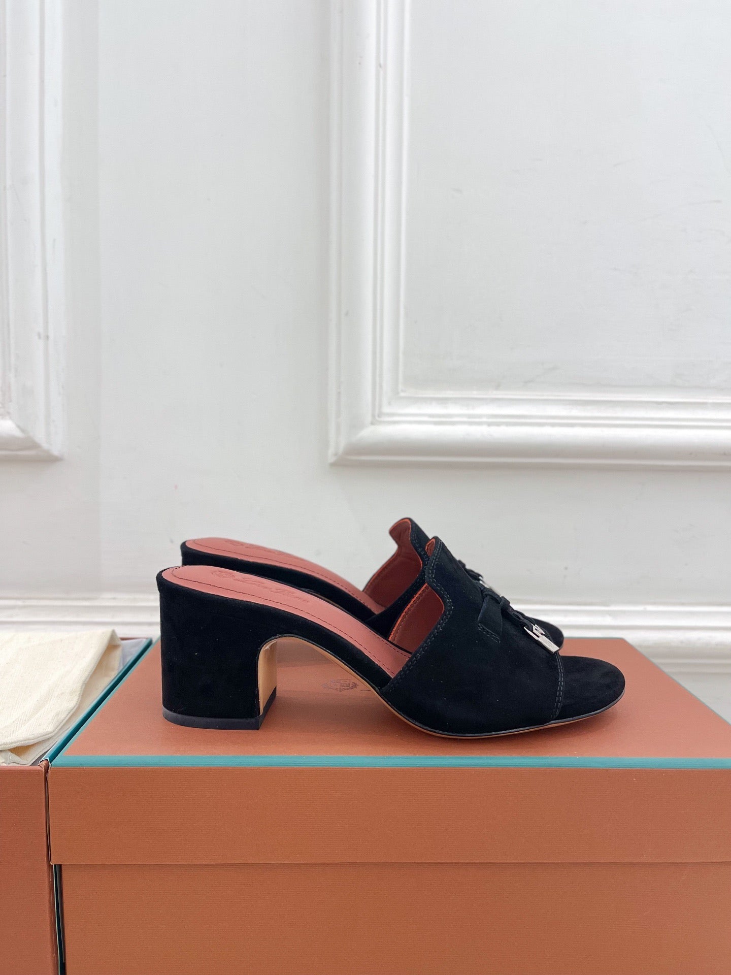 LP Sandals