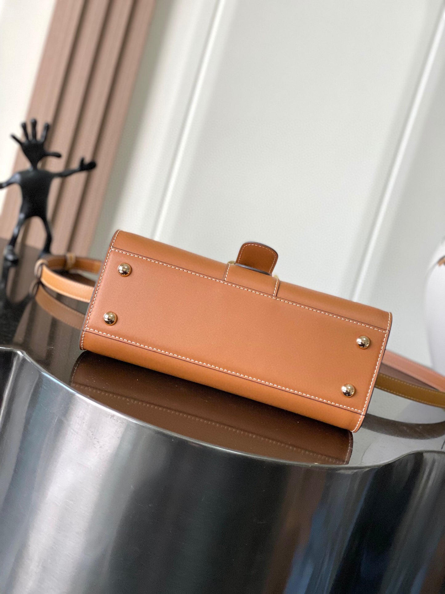 Delvaux Sling Bag (28*12*16cm)