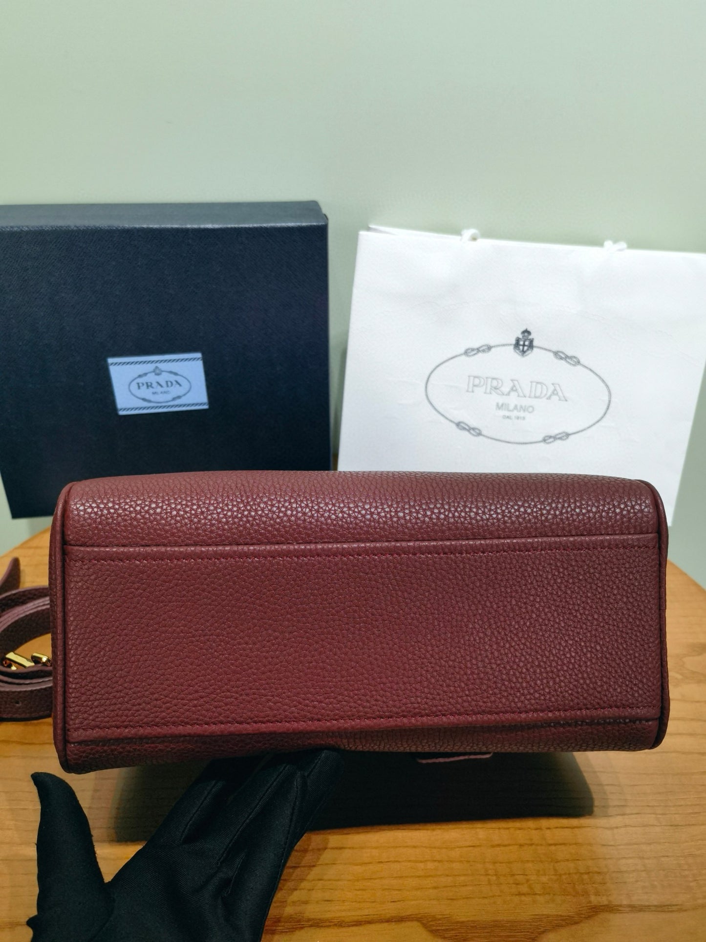 PD Leather Top-Handle Bag
 28x20x13cm