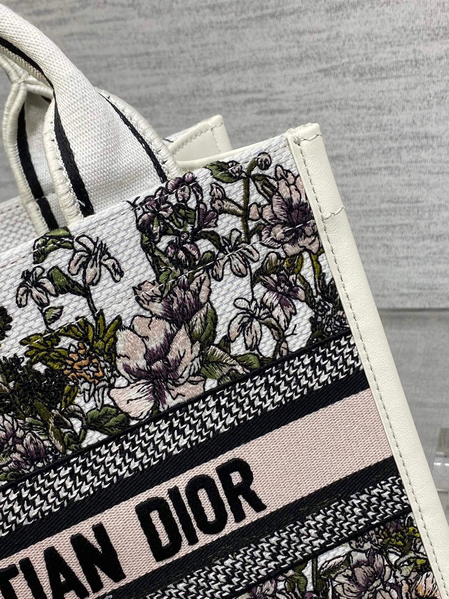 Dior Tote  26x12x21cm