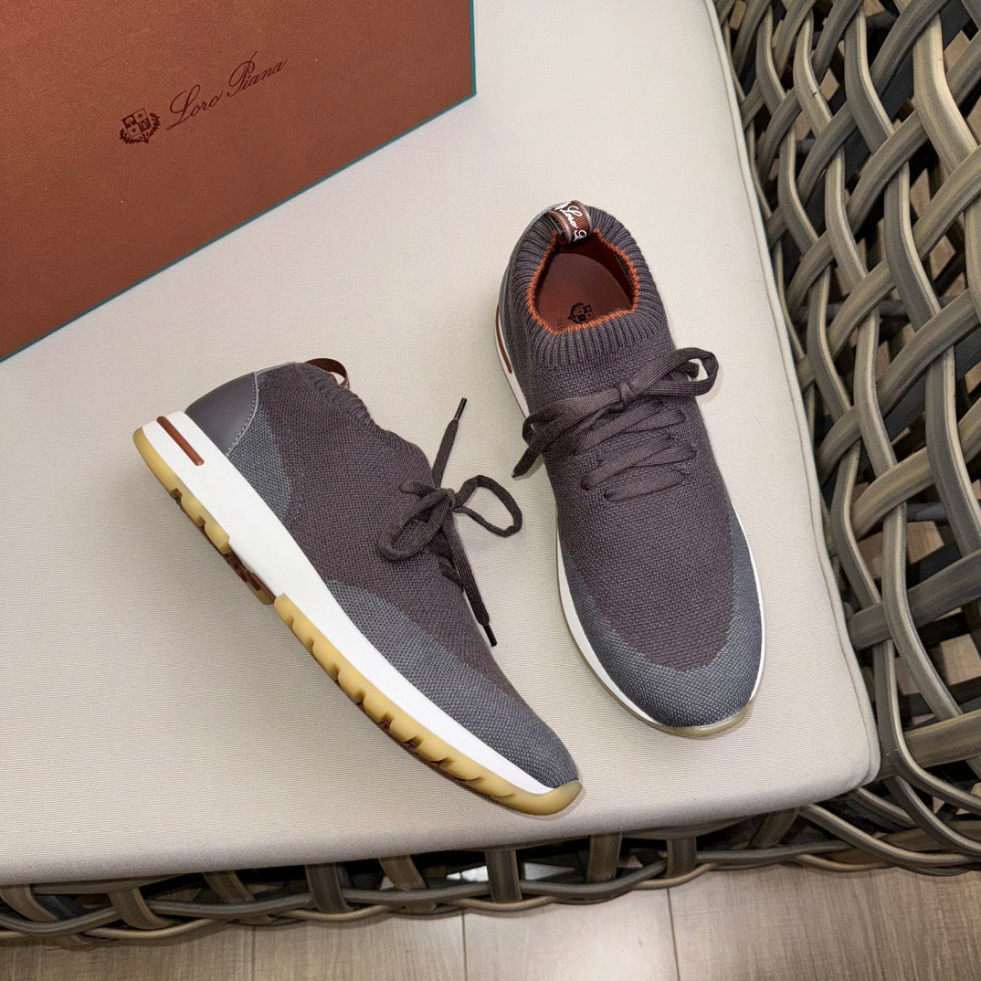 LP Sneakers
