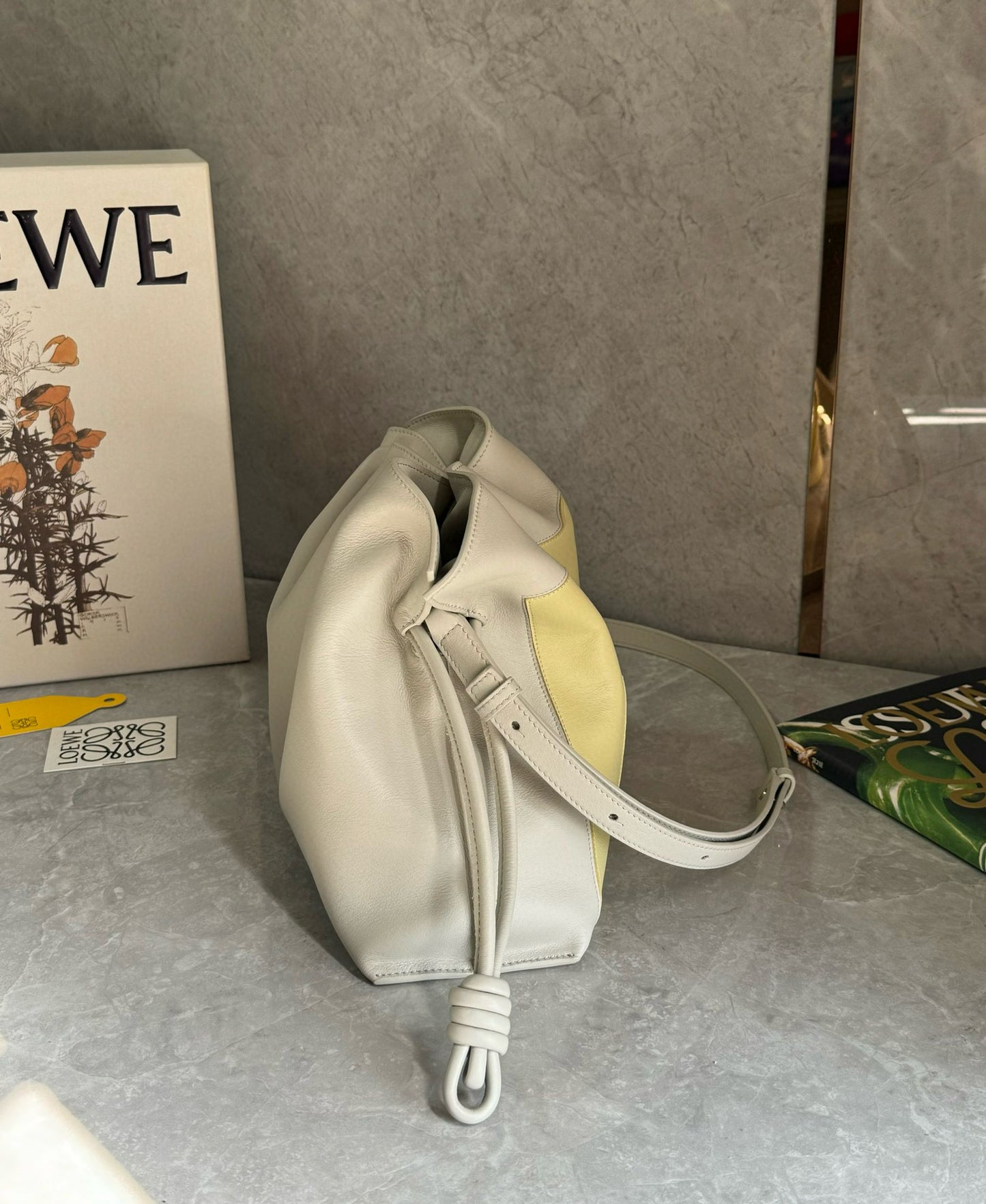 Loewe FW25 Flamenco Lucky Bag(30x24.5x10.5cm)