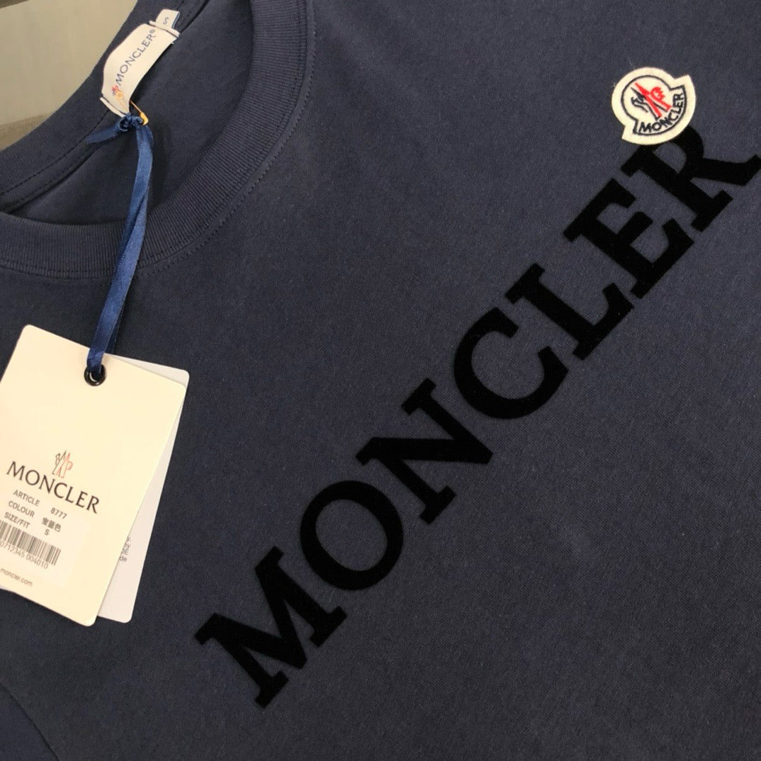 Moncler T-shirt