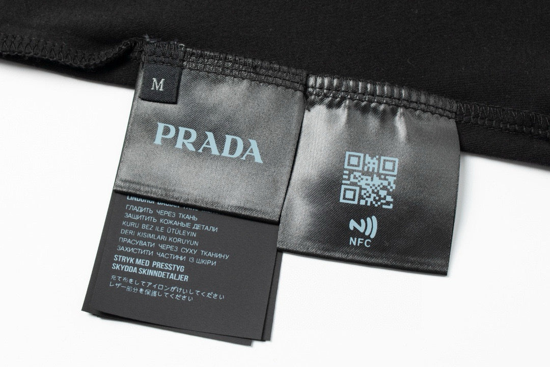 Camiseta Prada