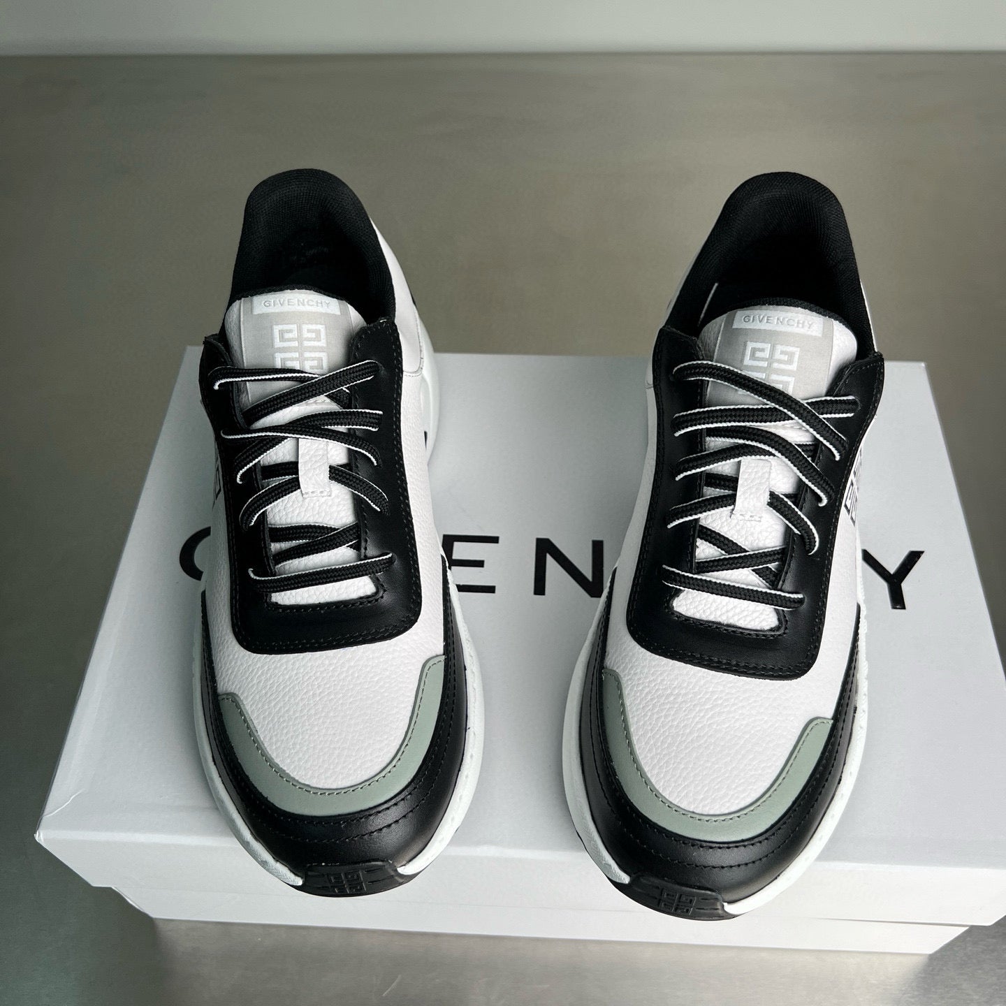 Givenchy Sneakers