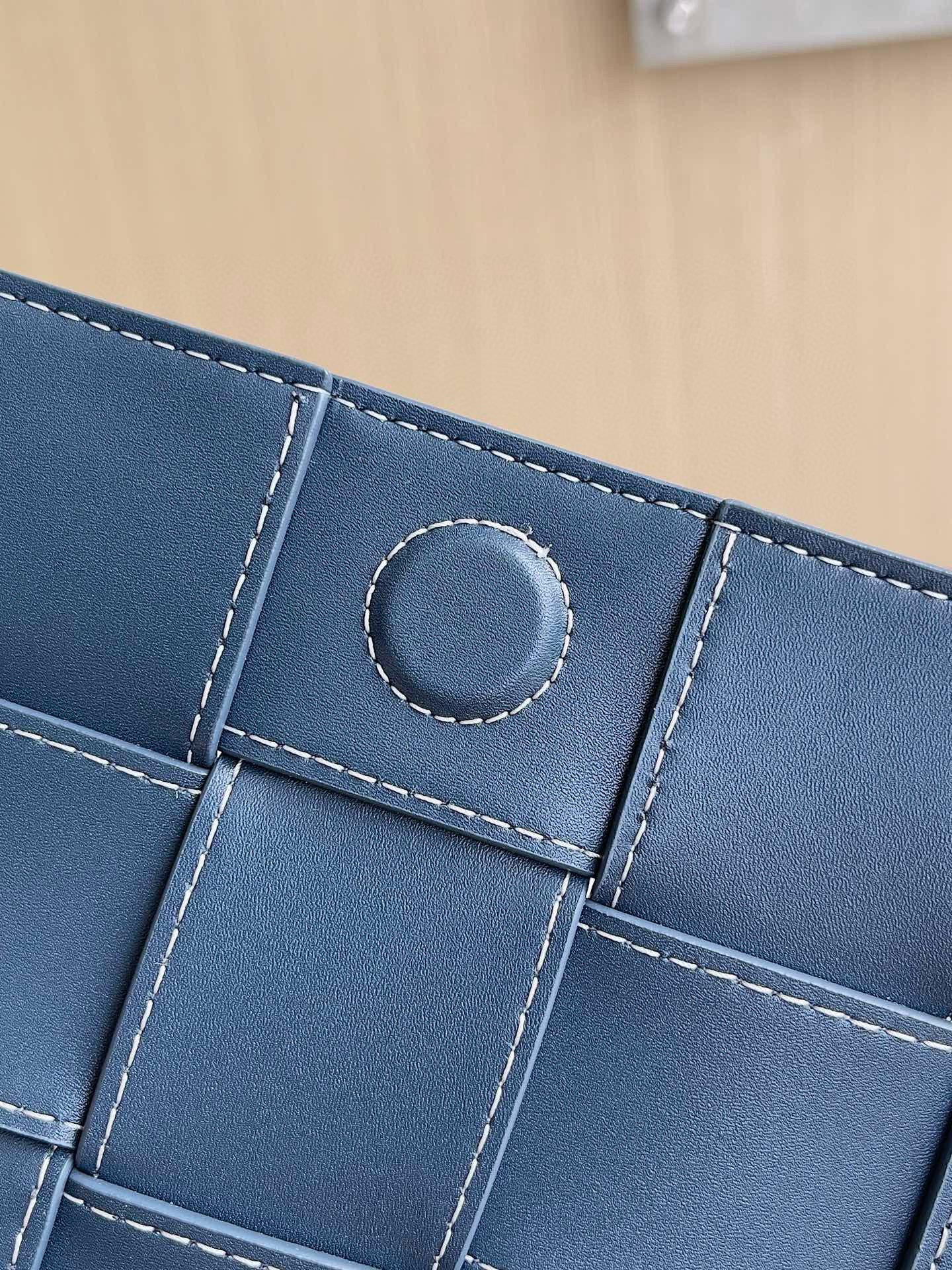 Bottega Veneta Cassette