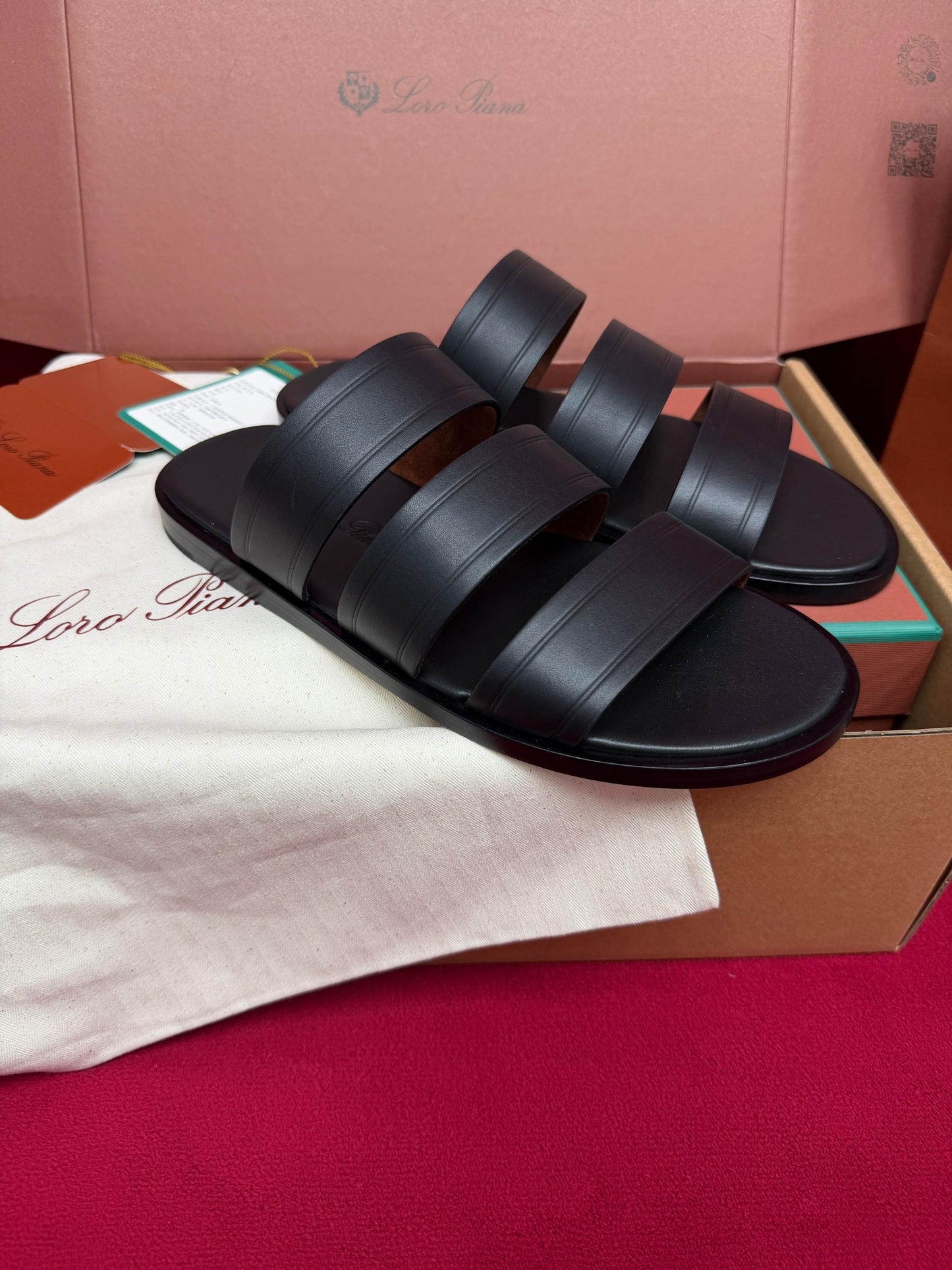 LP Sandals