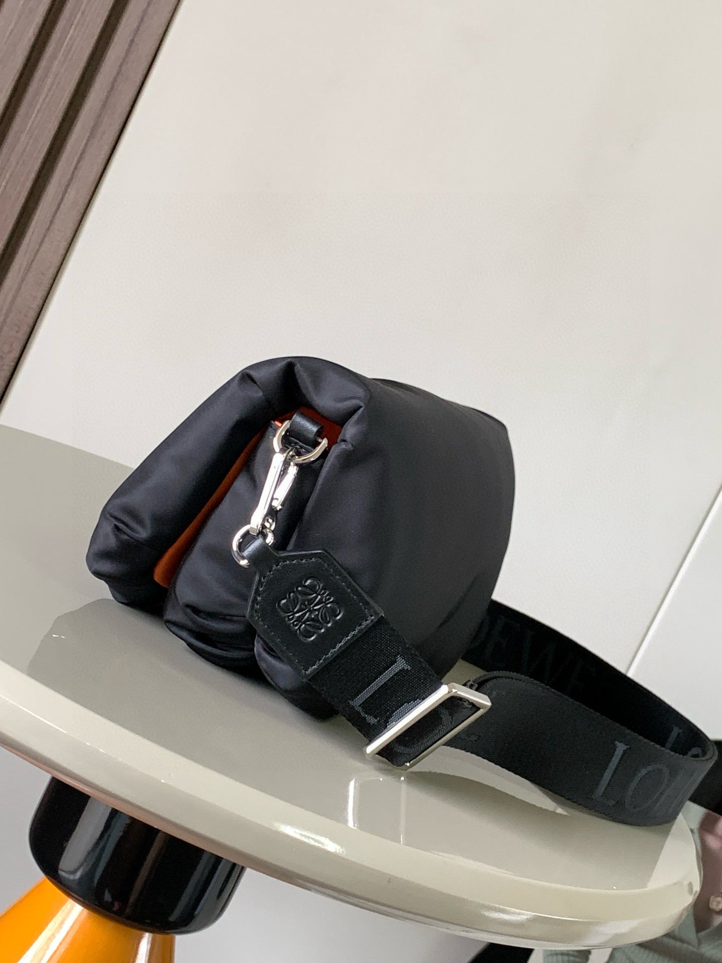 Loewe Messenger Bag 20x13x6CM