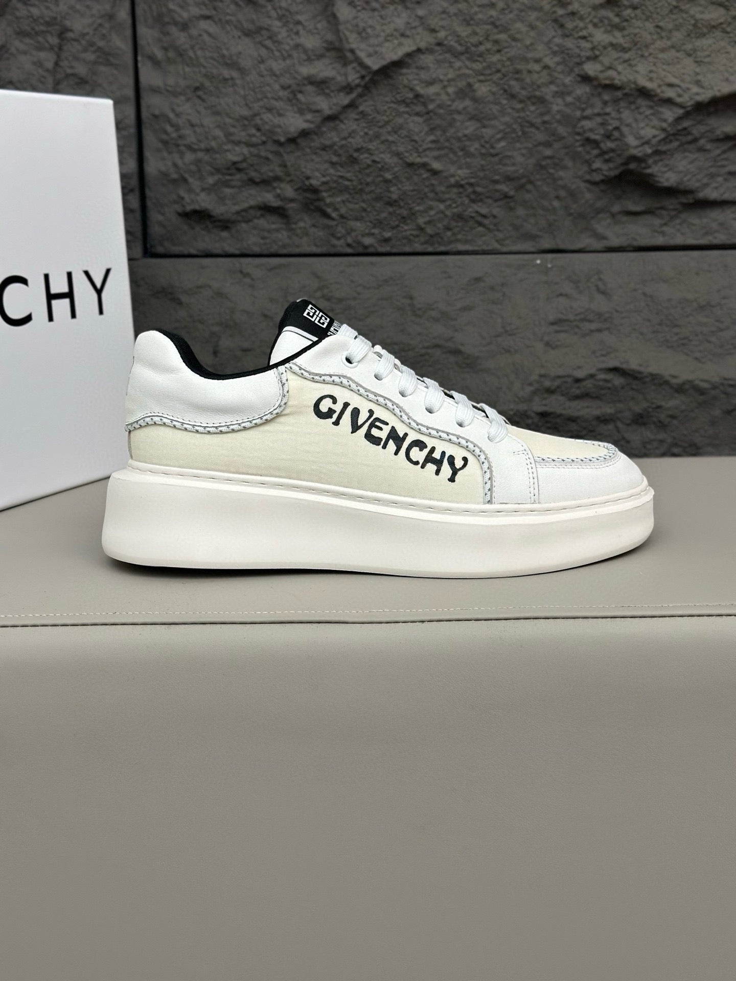 Givenchy Sneakers