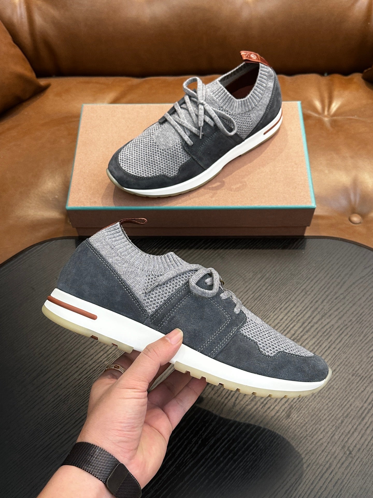 LP Sneakers