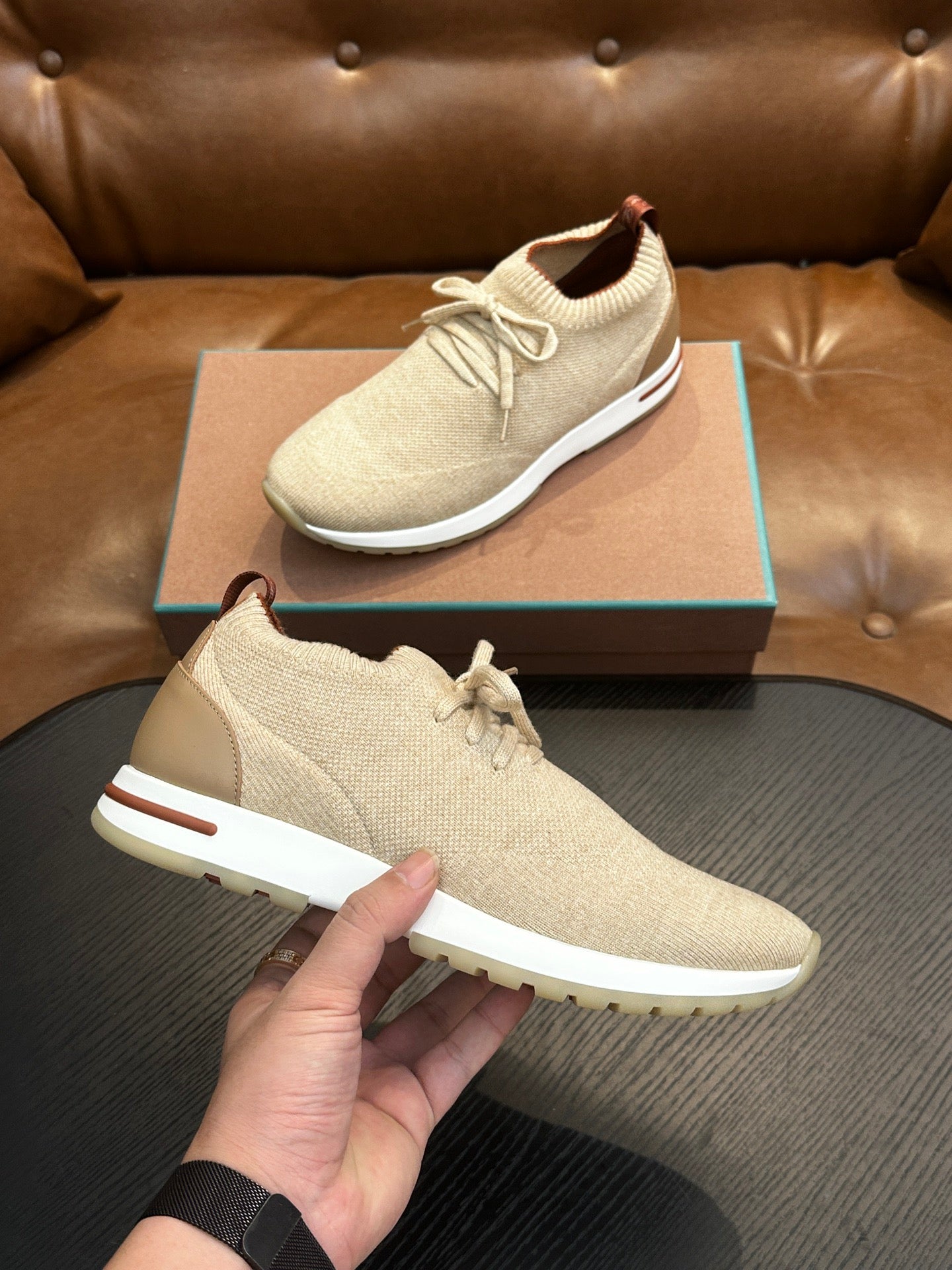 LP Sneakers