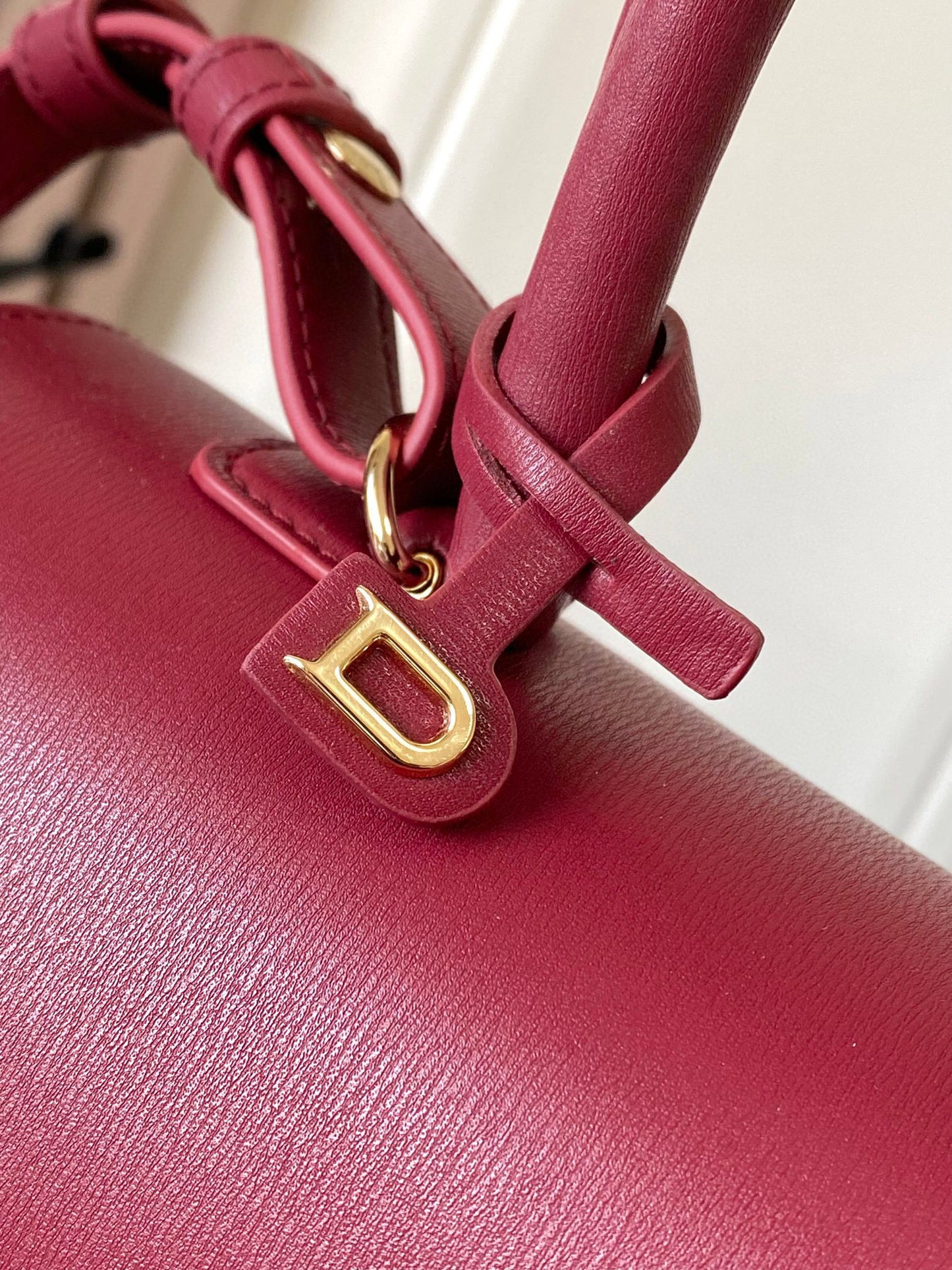 Delvaux Sling Bag (28*15*22cm)