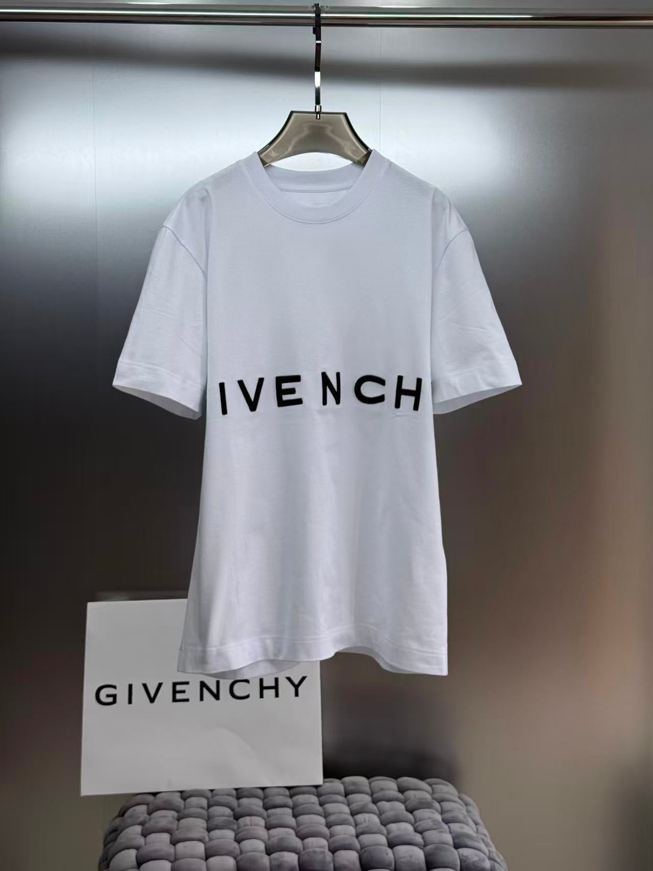 Givenchy T-Shirt