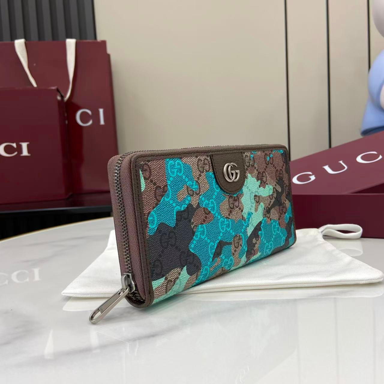 Gucci Long Zipped Wallet