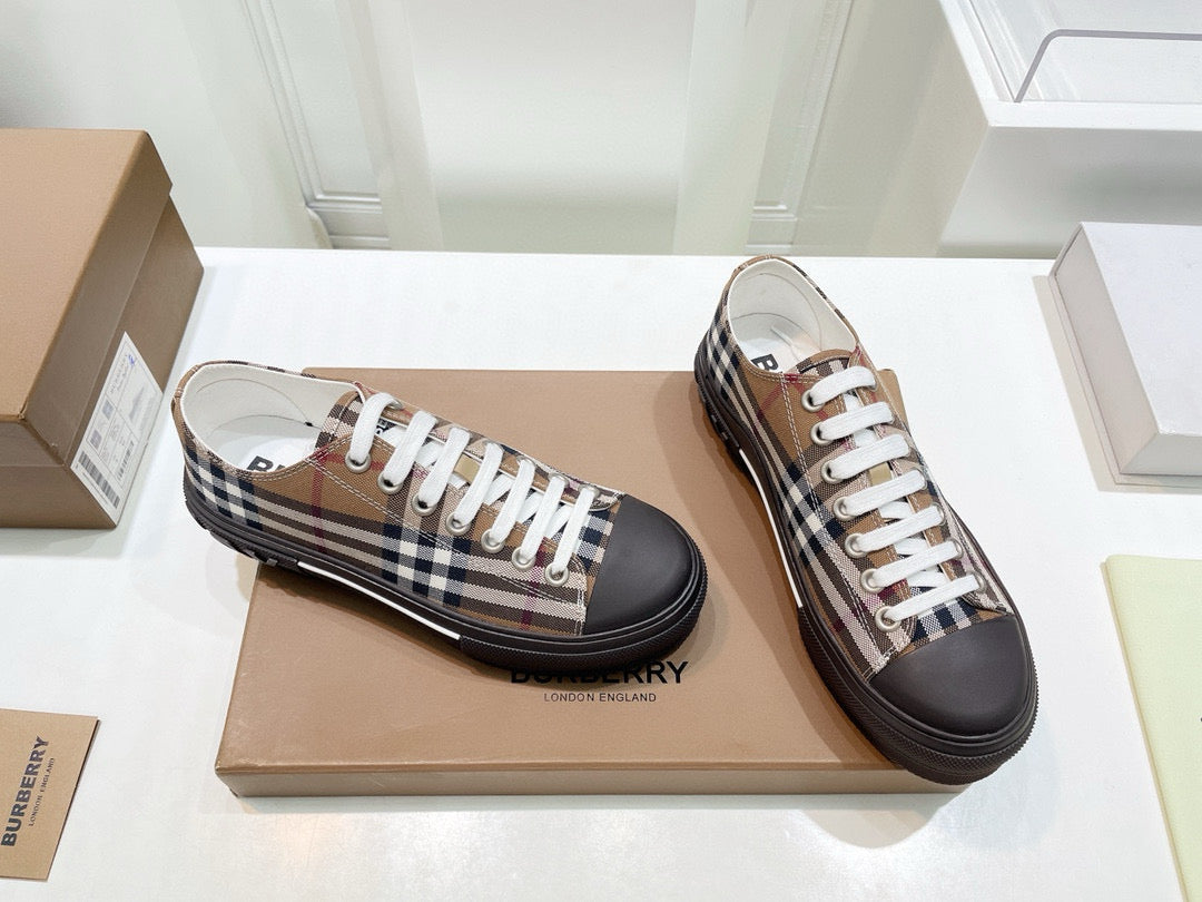 Burberry Sneakers
