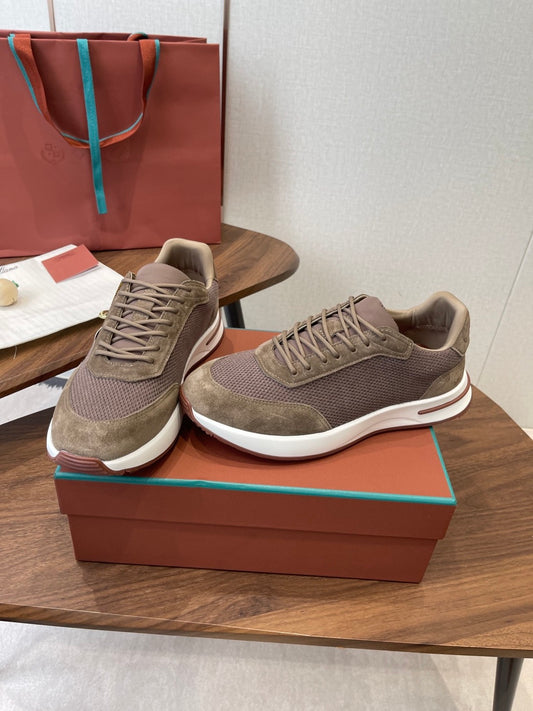 LP Sneakers