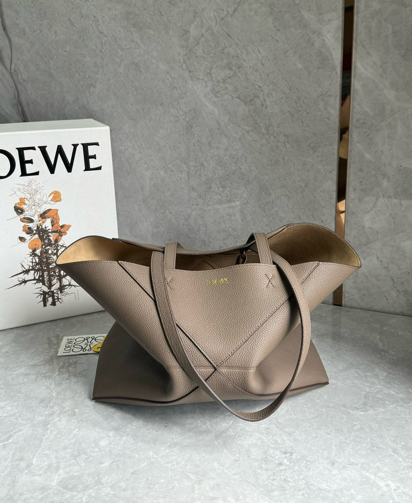 Loewe Puzzle Fold Tote Bag(31.5x12.5x29cm)
