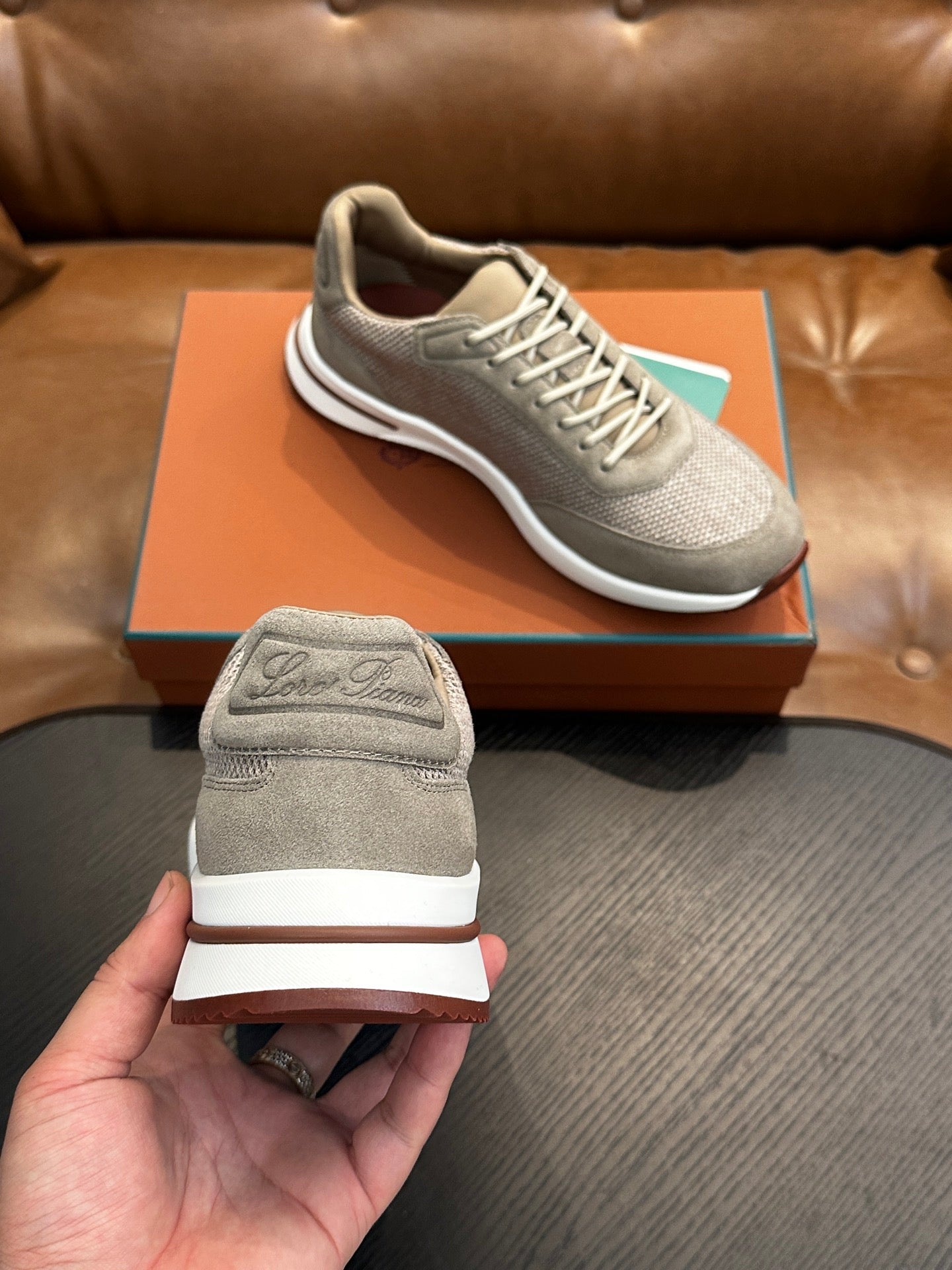LP Sneakers