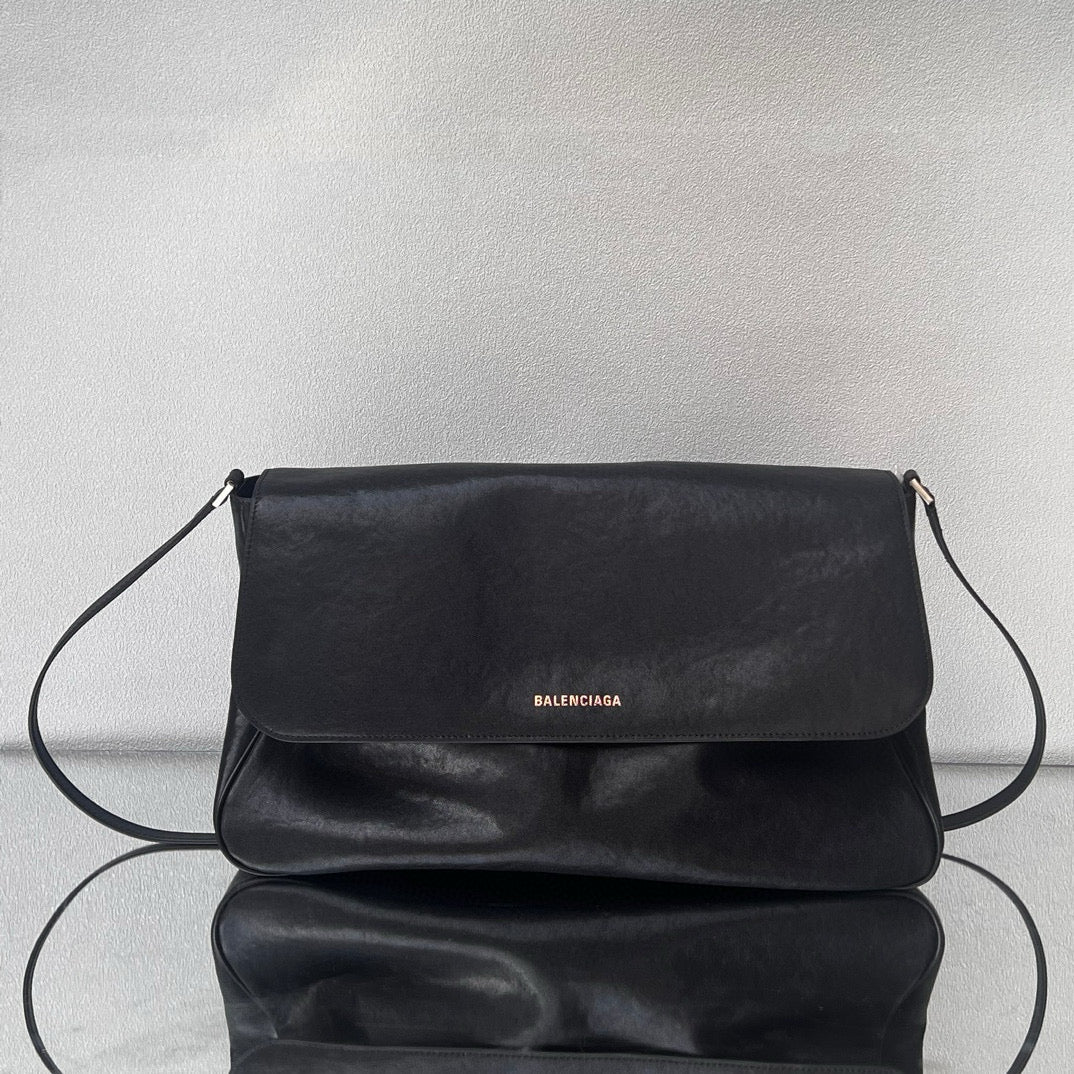 BLCG Grungy Messenger Bag