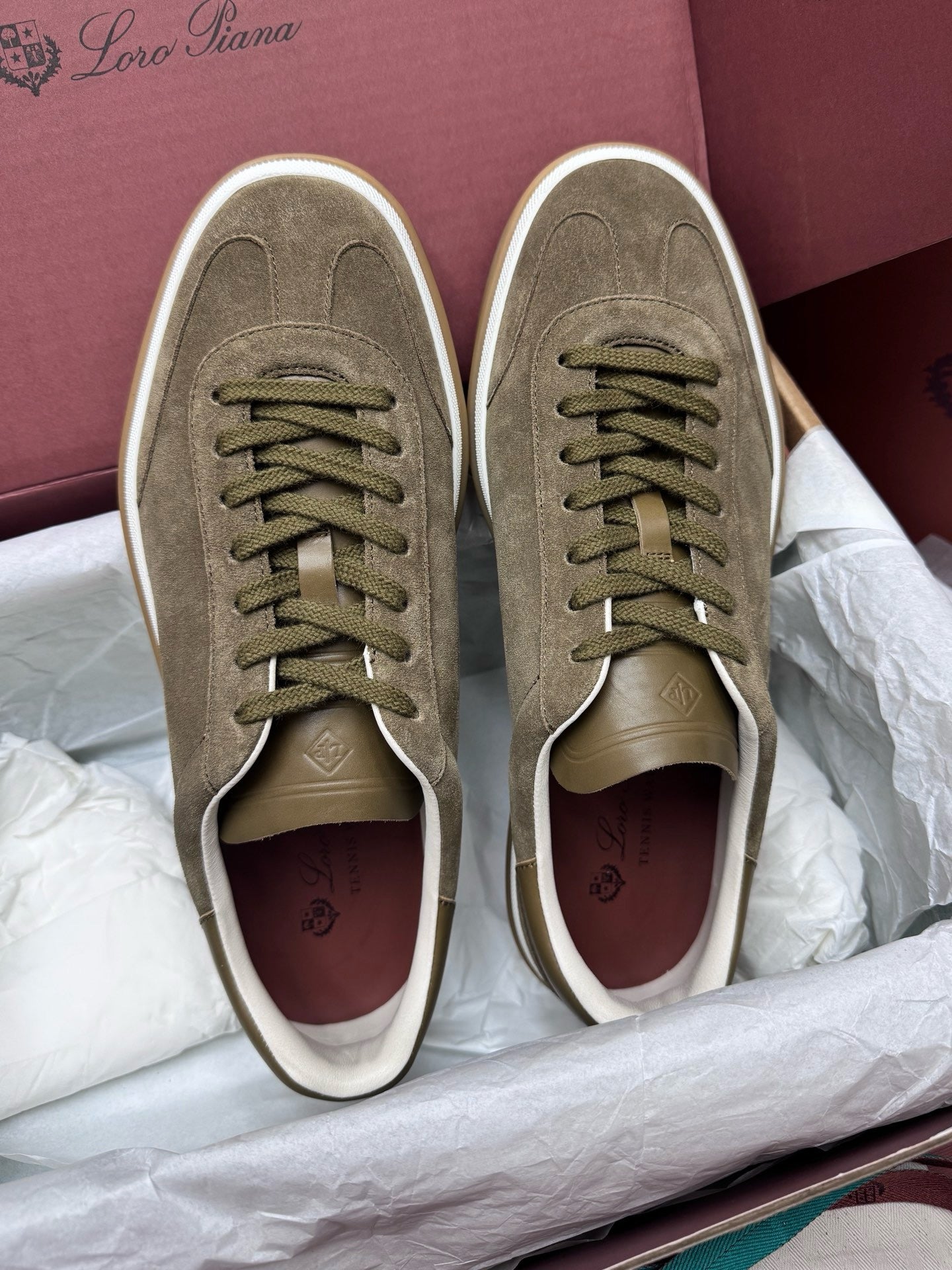 LP Sneaker