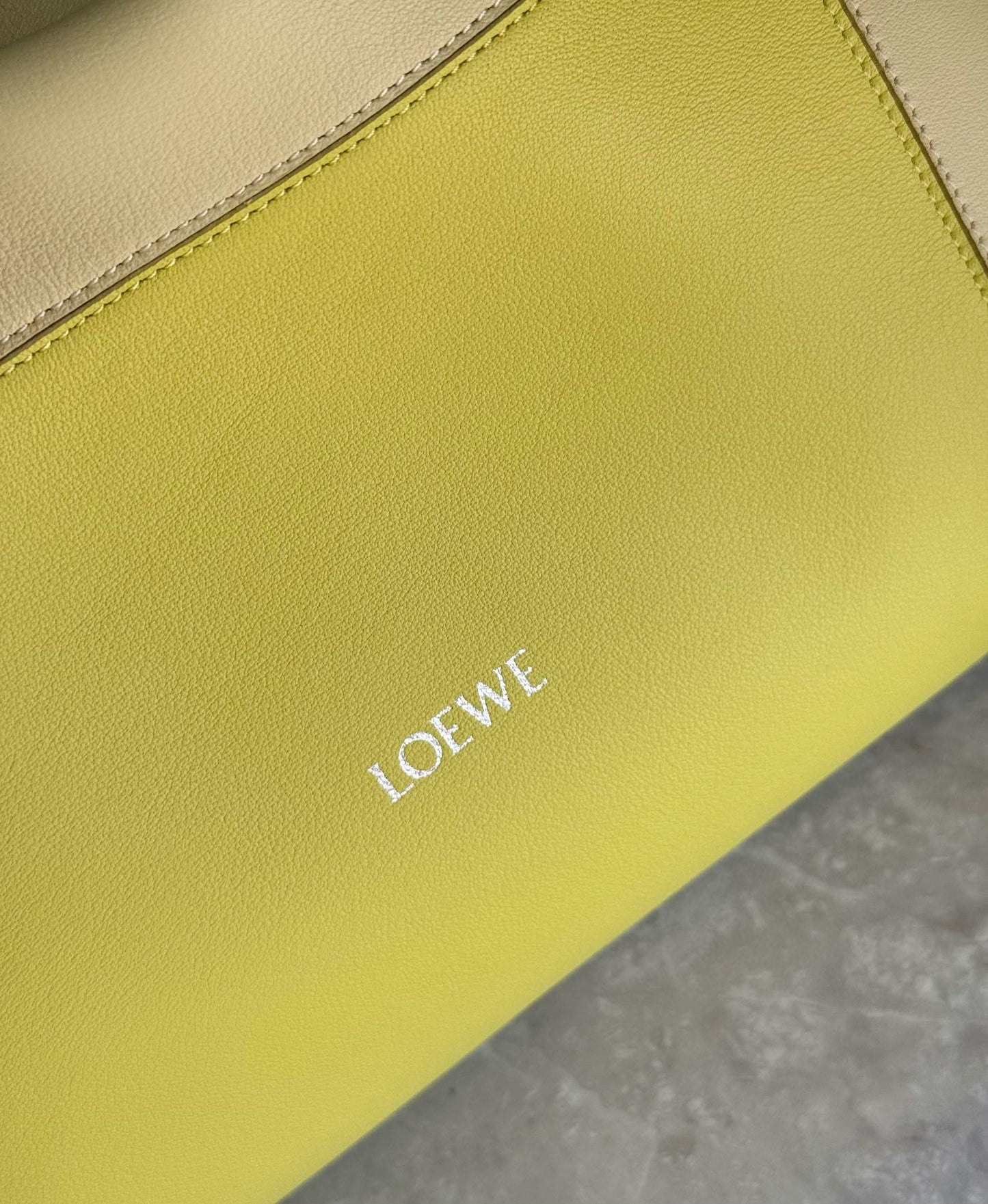 Loewe FW25 Flamenco Lucky Bag(30x24.5x10.5cm)